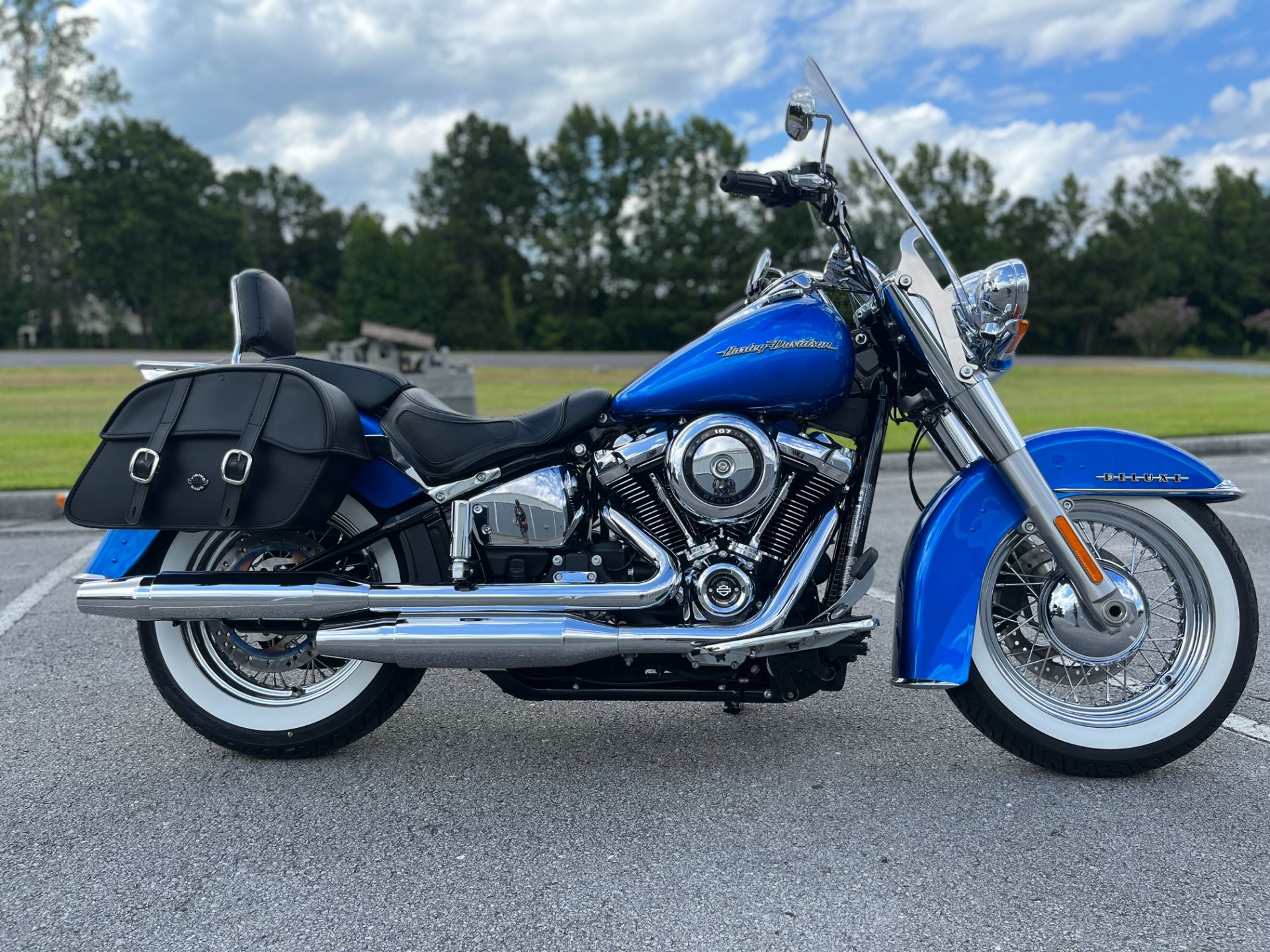 2018 Harley-Davidson Softail® Deluxe 107 in Jacksonville, North Carolina - Photo 2