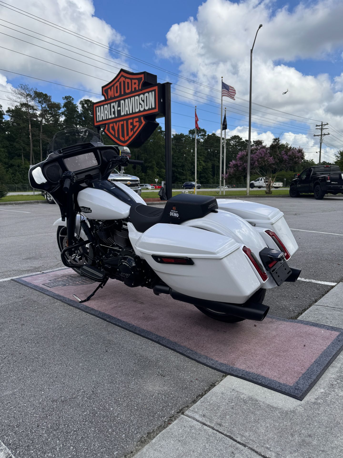 2024 Harley-Davidson Street Glide® in Jacksonville, North Carolina - Photo 6