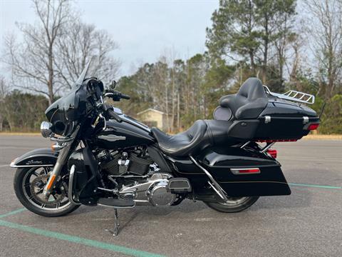 2019 Harley-Davidson ELECTRA GLIDE® ULTRA LIMITED in Jacksonville, North Carolina - Photo 2