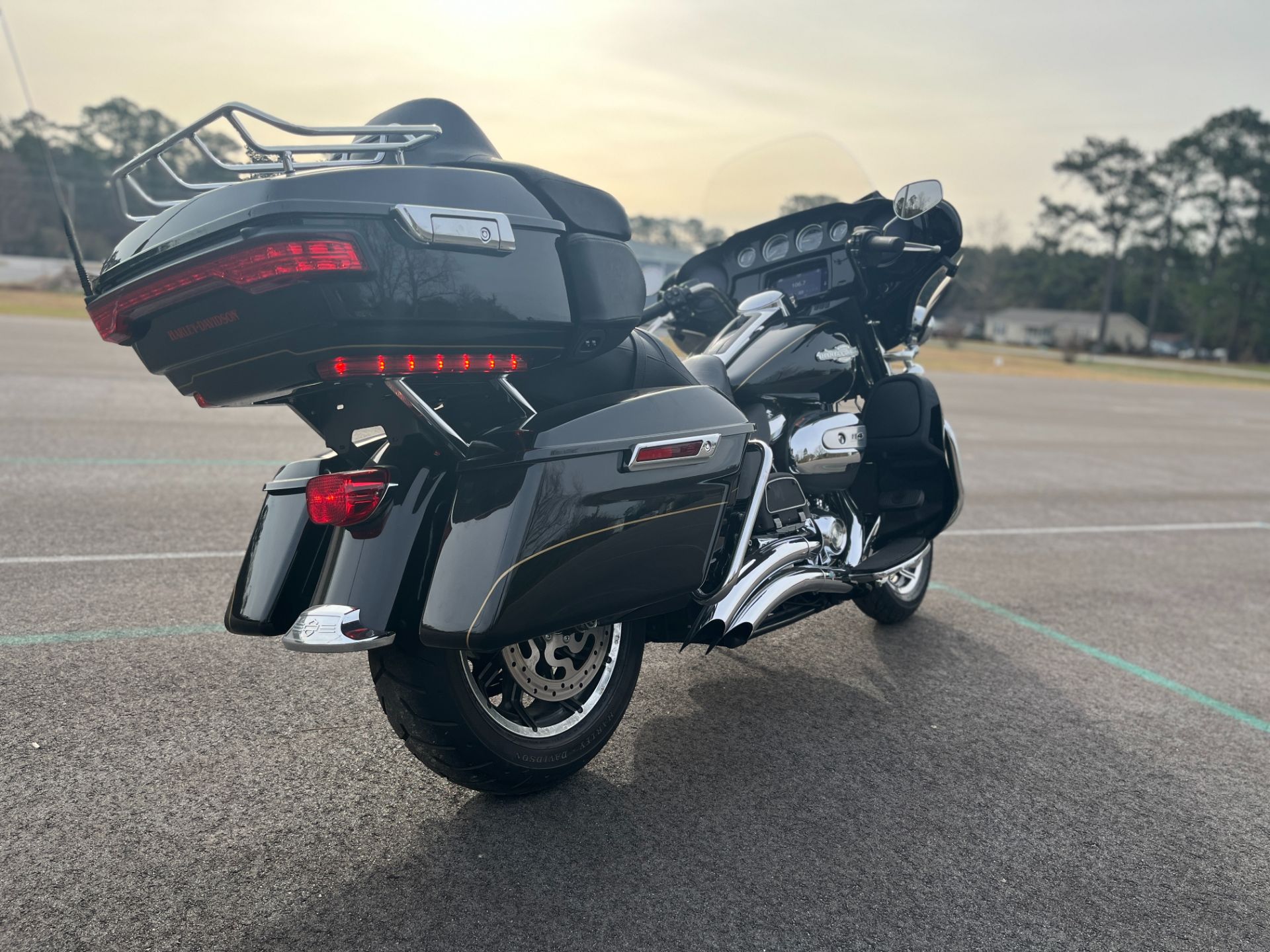 2019 Harley-Davidson ELECTRA GLIDE® ULTRA LIMITED in Jacksonville, North Carolina - Photo 4