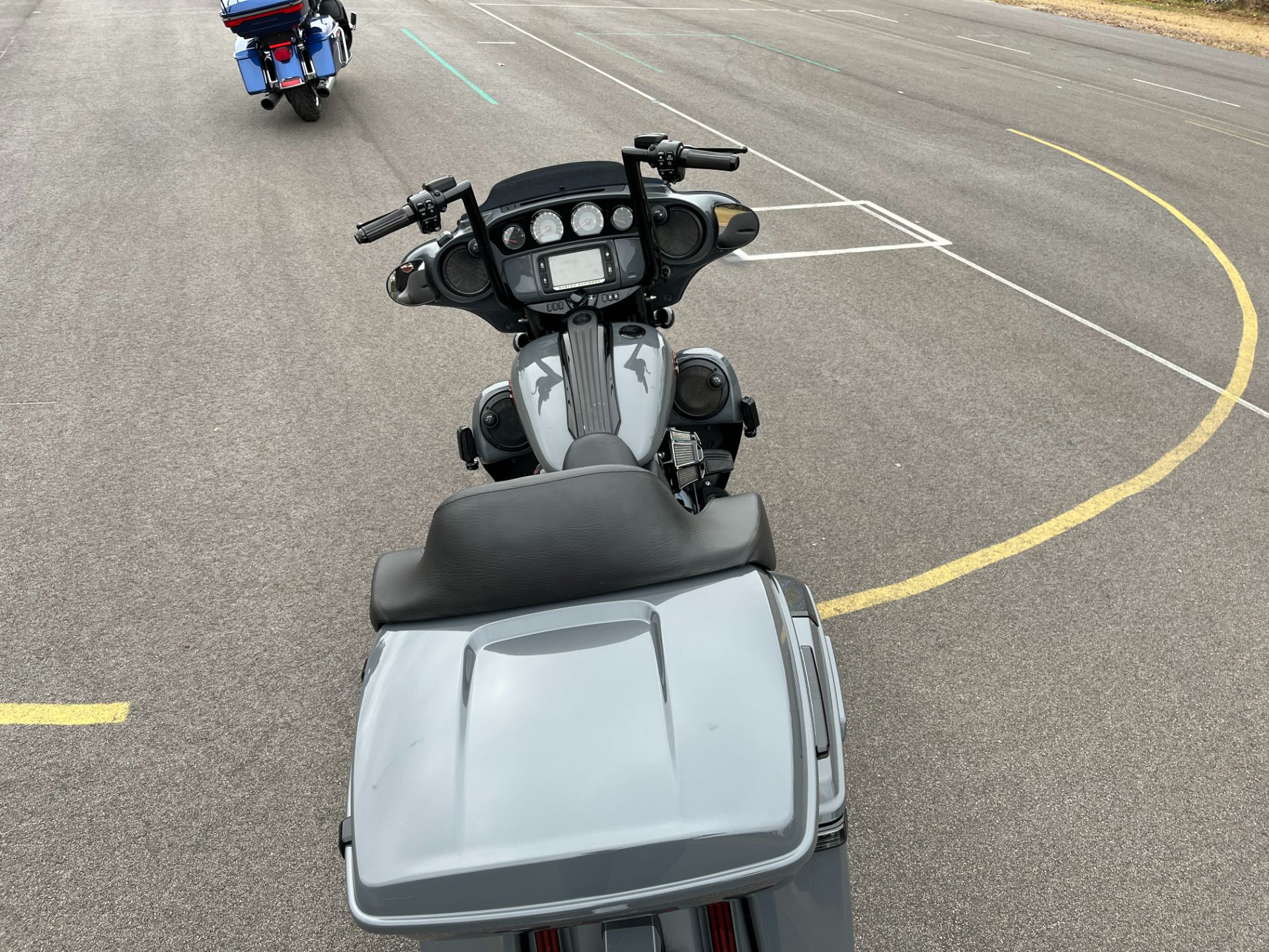 2018 Harley-Davidson CVO™ Street Glide® in Jacksonville, North Carolina - Photo 6