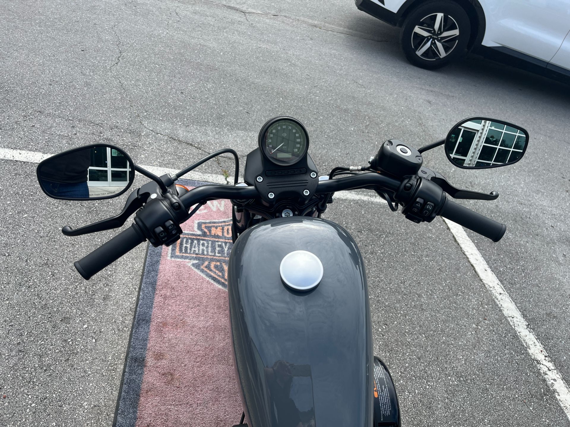 2022 Harley-Davidson Iron 883™ in Jacksonville, North Carolina - Photo 10