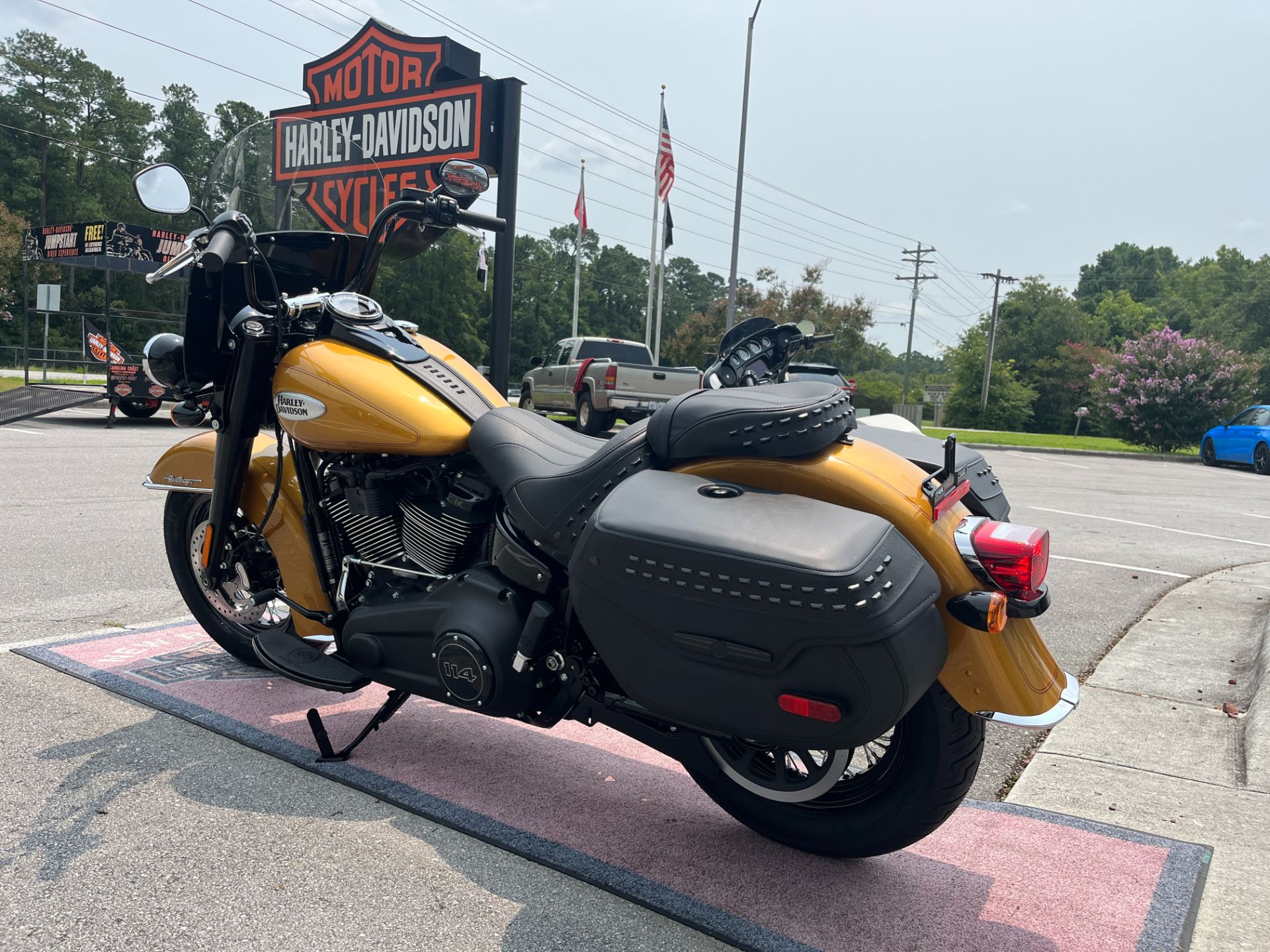 2023 Harley-Davidson Heritage Classic 114 in Jacksonville, North Carolina - Photo 6