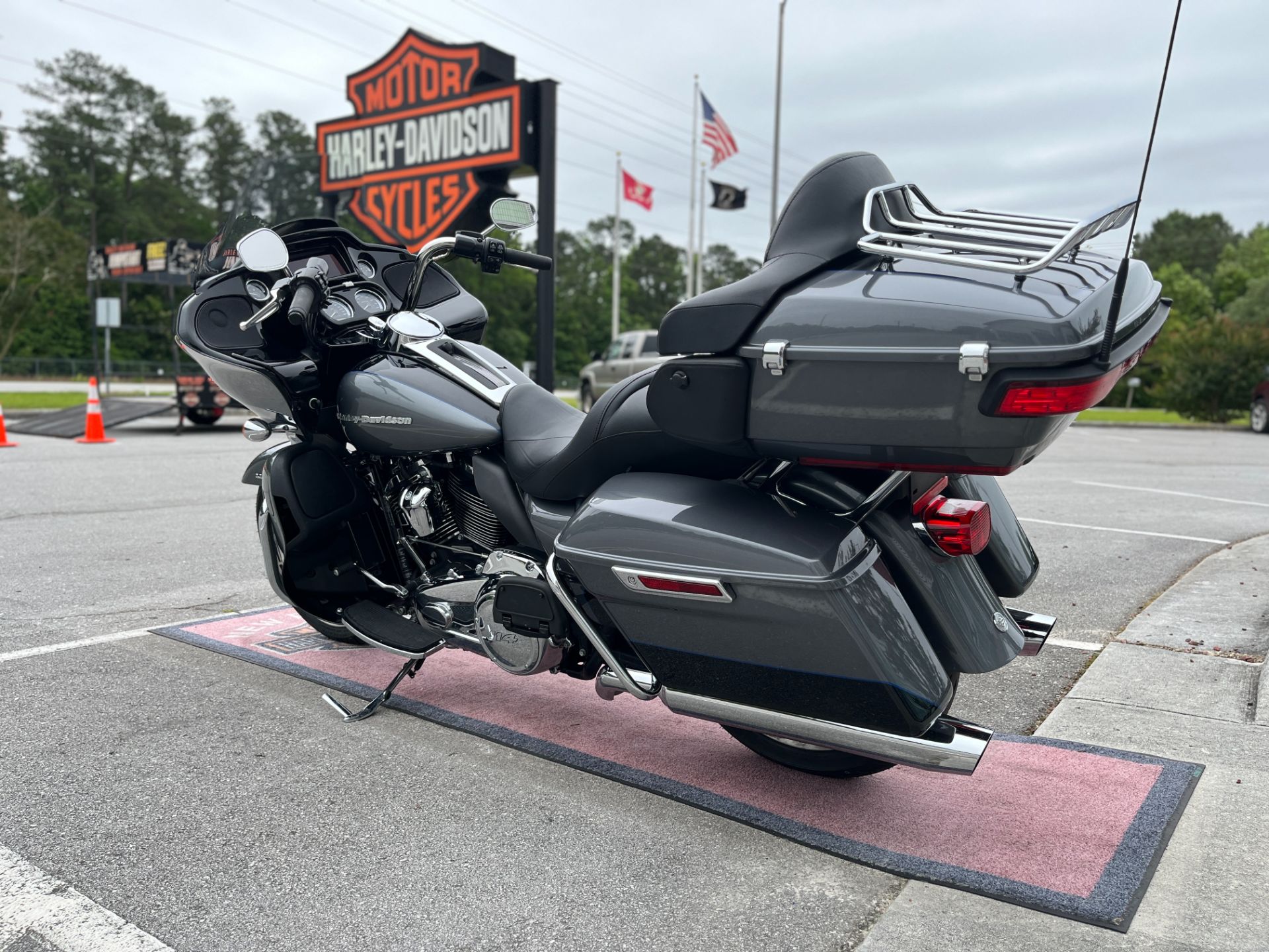 2021 Harley-Davidson Road Glide® Limited in Jacksonville, North Carolina - Photo 6