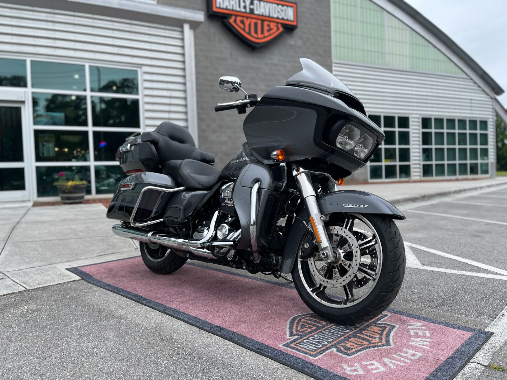 2021 Harley-Davidson Road Glide® Limited in Jacksonville, North Carolina - Photo 4