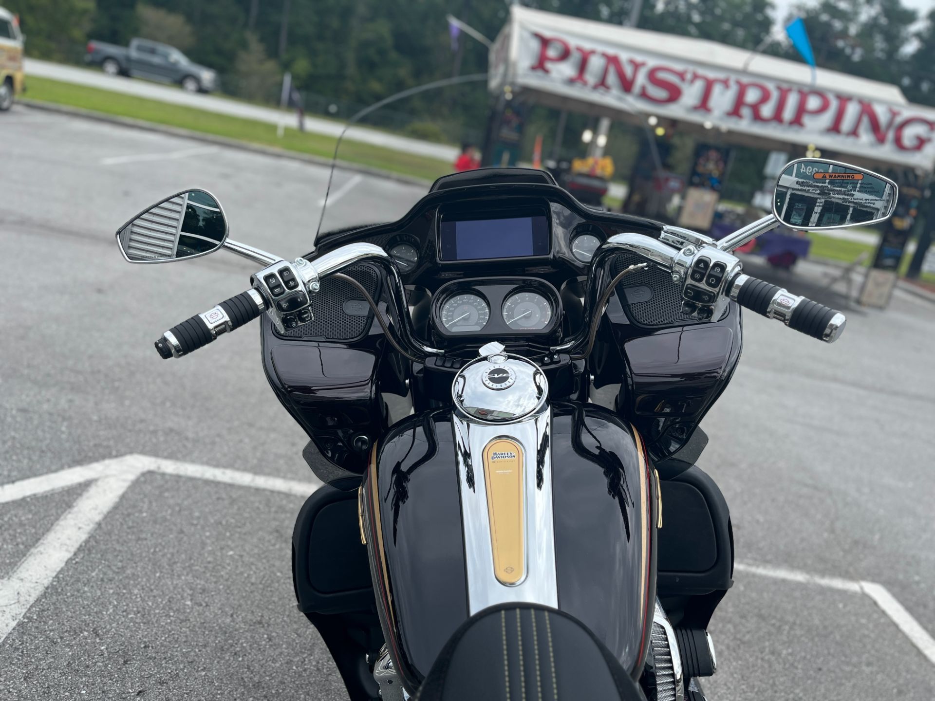 2023 Harley-Davidson CVO™ Road Glide® Limited Anniversary in Jacksonville, North Carolina - Photo 10