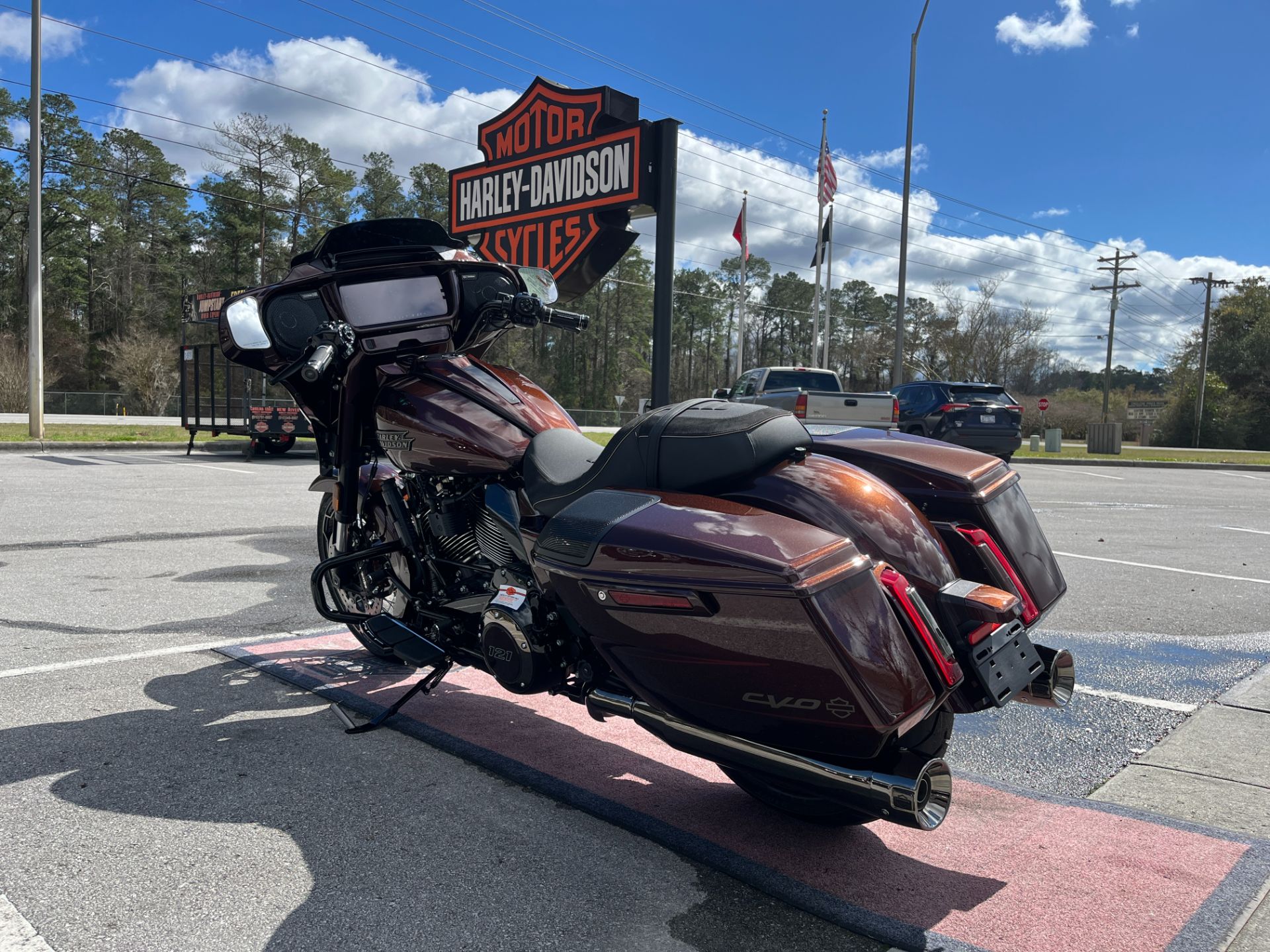 2024 Harley-Davidson CVO™ Street Glide® in Jacksonville, North Carolina - Photo 6