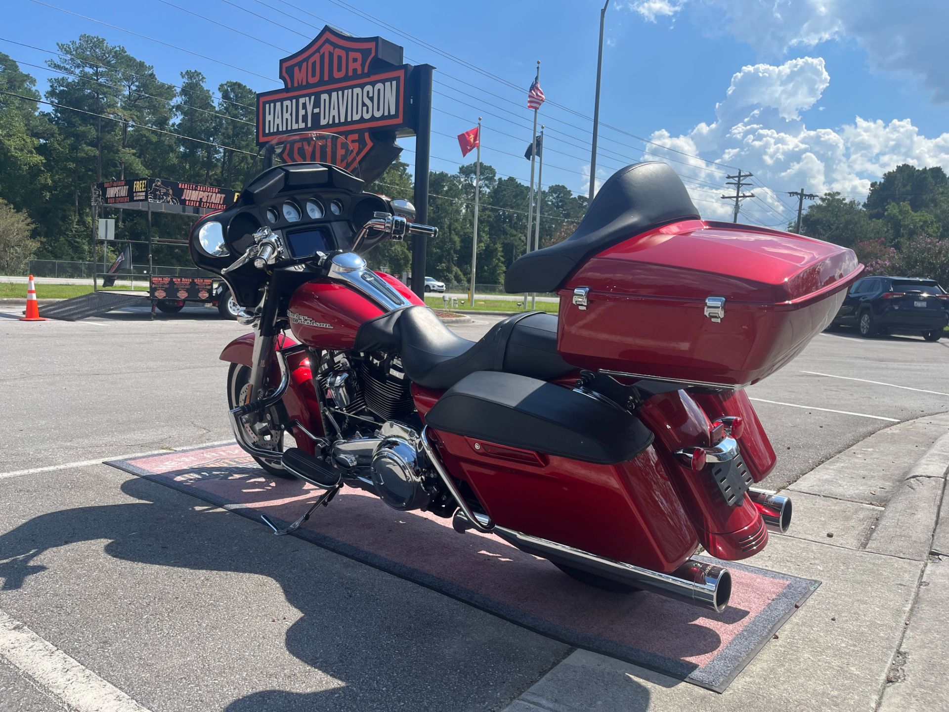 2019 Harley-Davidson Street Glide® in Jacksonville, North Carolina - Photo 6