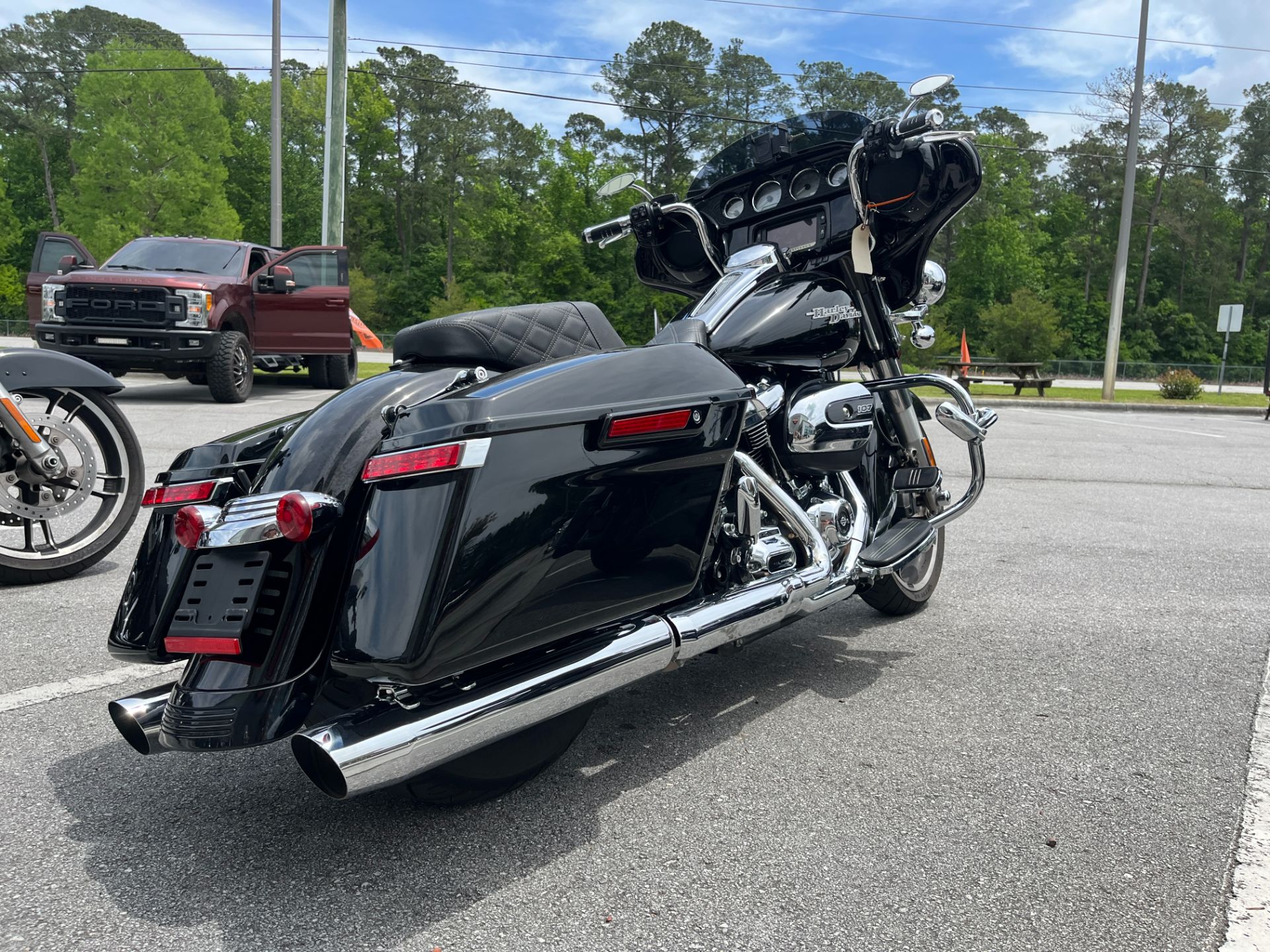 2017 Harley-Davidson Street Glide® Special in Jacksonville, North Carolina - Photo 5