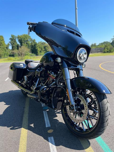 2022 Harley-Davidson CVO™ Street Glide® in Jacksonville, North Carolina - Photo 4
