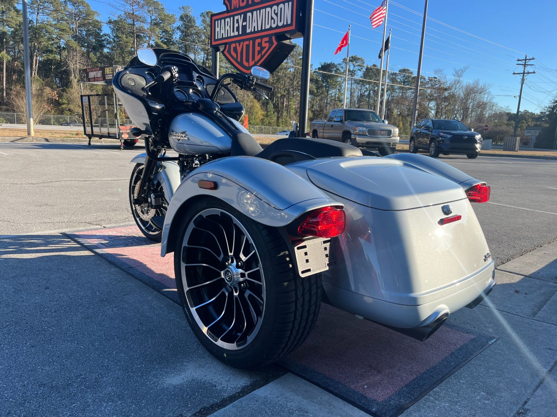 2024 Harley-Davidson Road Glide® 3 in Jacksonville, North Carolina - Photo 6