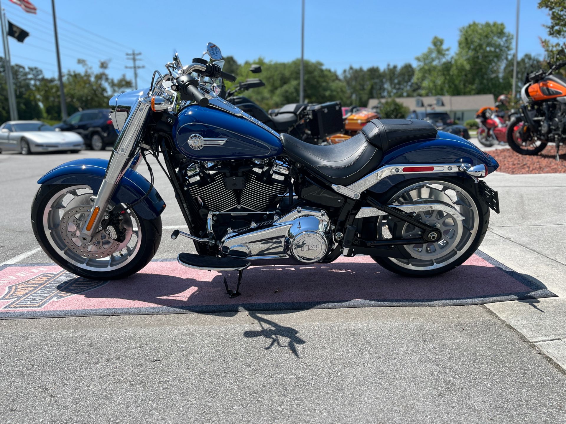 2023 Harley-Davidson Fat Boy® 114 in Jacksonville, North Carolina - Photo 2