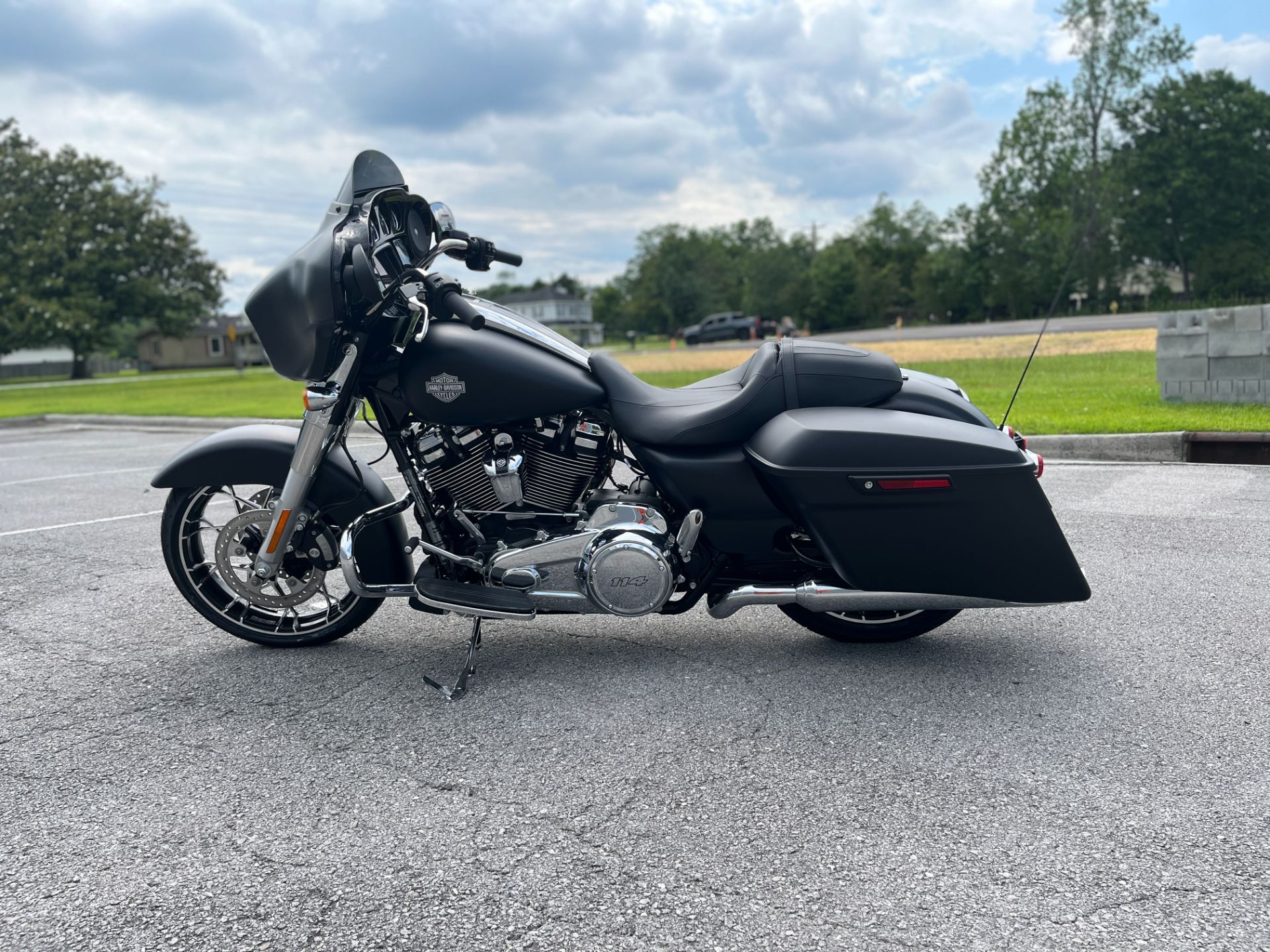 2022 Harley-Davidson Street Glide® Special in Jacksonville, North Carolina - Photo 8
