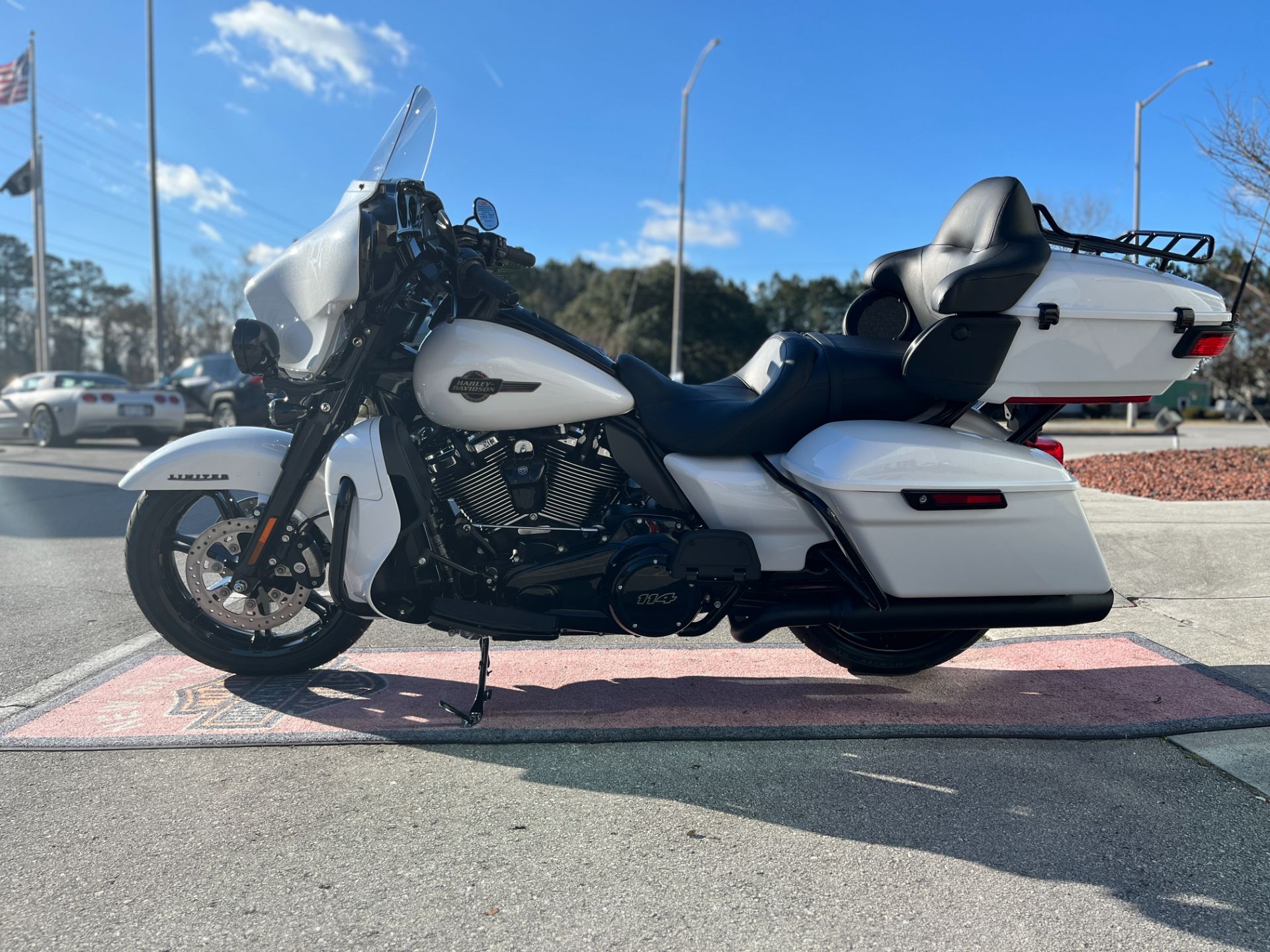 2024 Harley-Davidson Ultra Limited® in Jacksonville, North Carolina - Photo 2