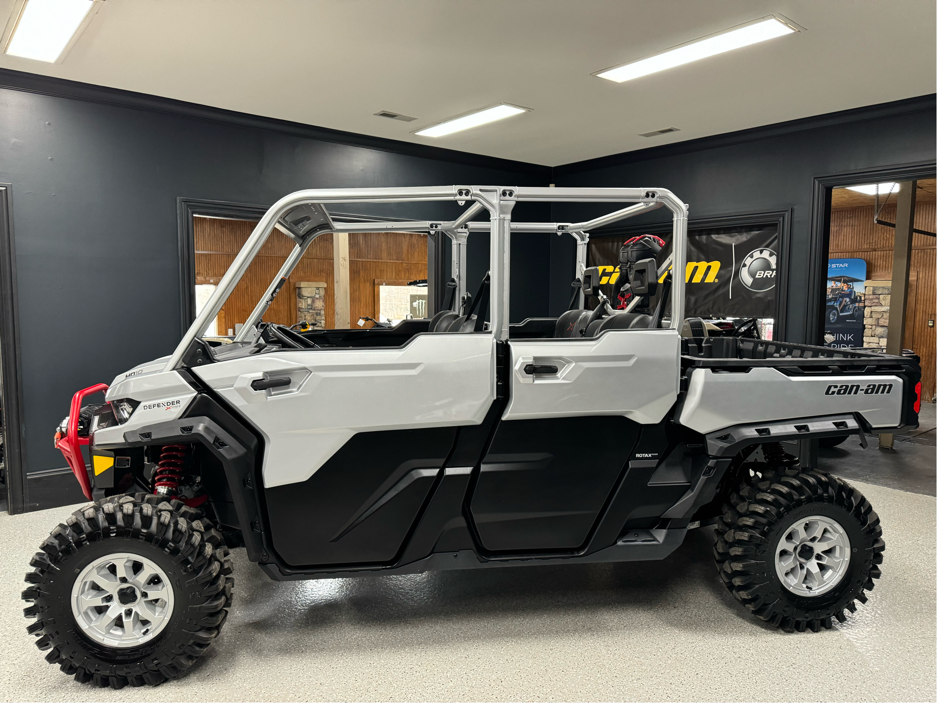 2024 Can-Am Defender MAX X MR With Half Doors HD10 in Iron Station, North Carolina - Photo 2