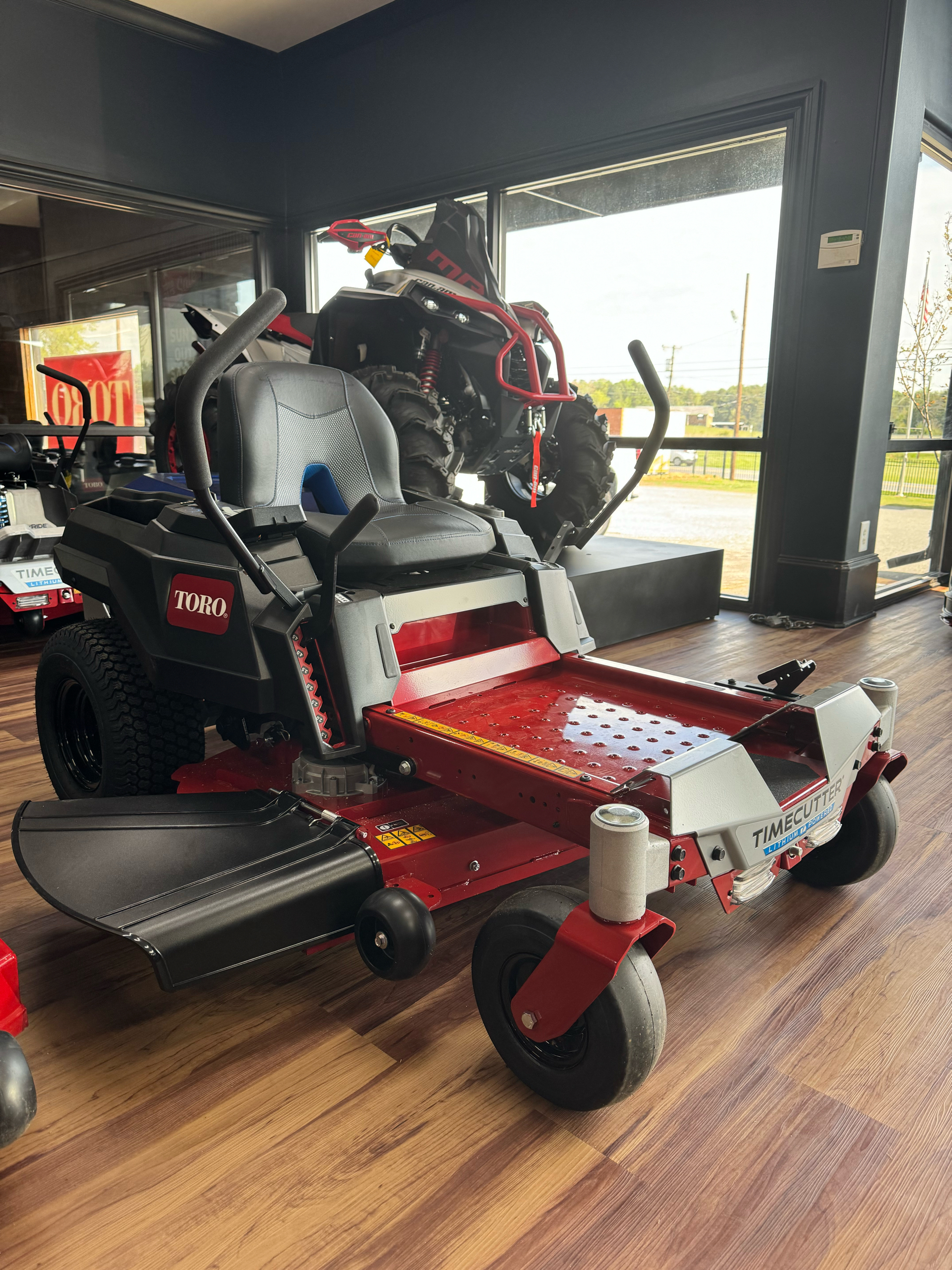 2024 Toro TimeCutter 42 in. 60V MAX w/ (4) 10.0Ah Batteries & Charger in Iron Station, North Carolina - Photo 2
