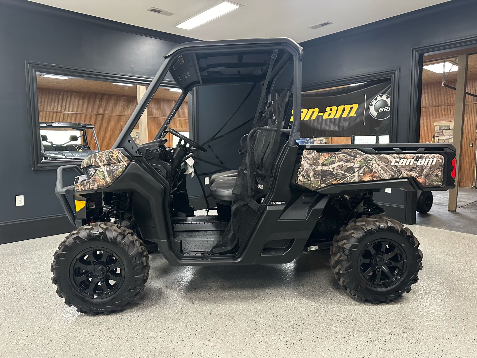 2024 Can-Am Defender XT HD10 in Iron Station, North Carolina - Photo 2