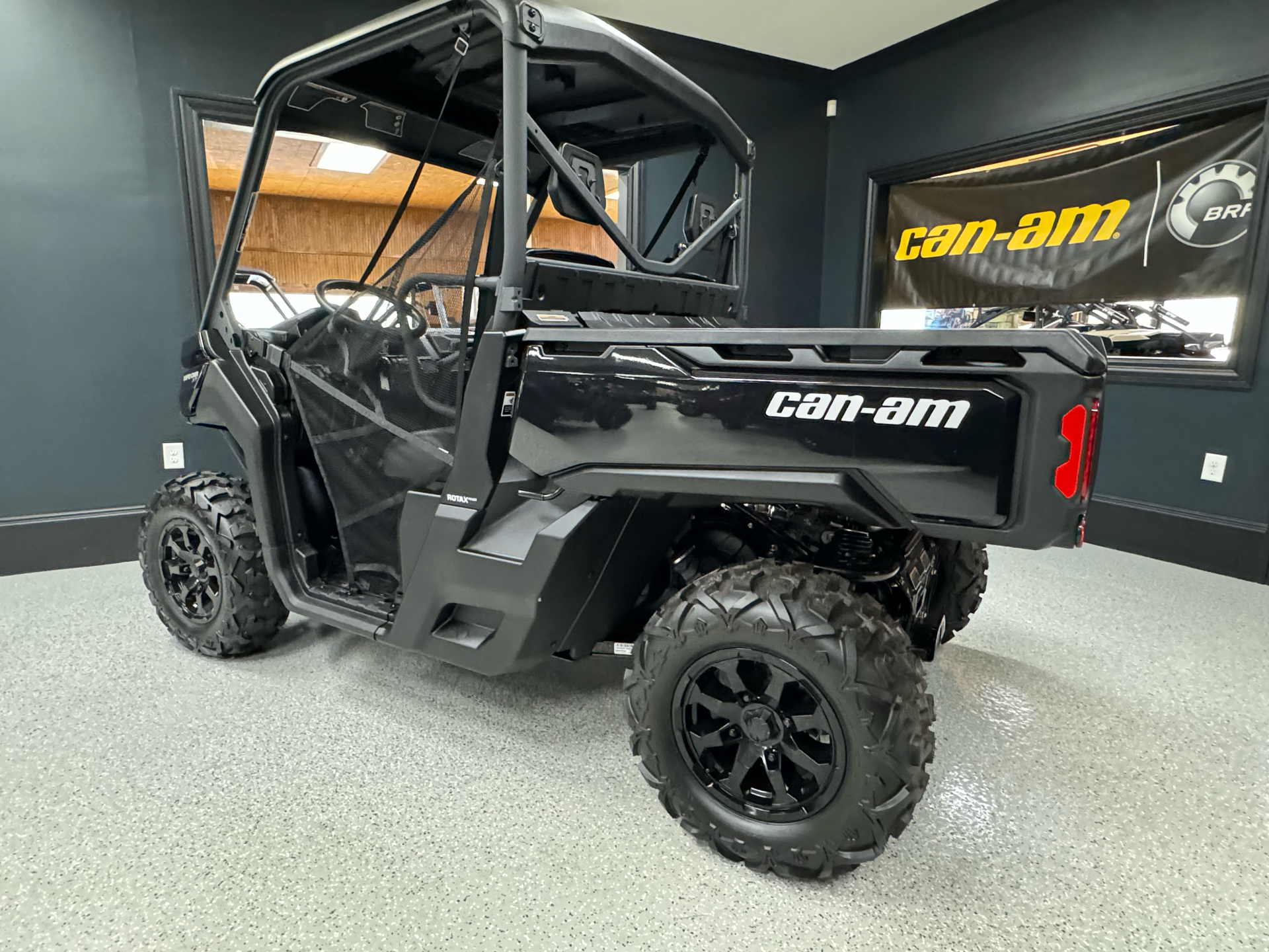 2024 Can-Am Defender XT HD9 in Iron Station, North Carolina - Photo 3