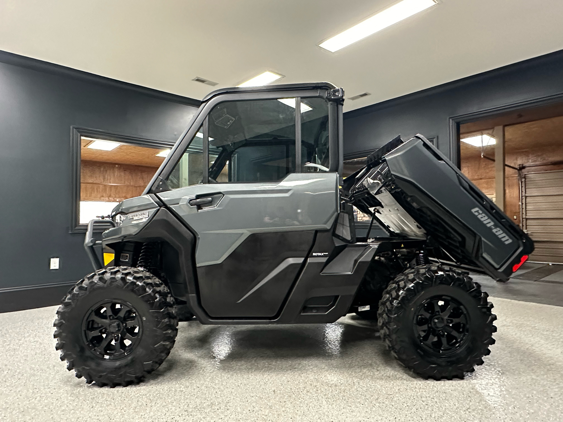 2024 Can-Am Defender Limited HD10 in Iron Station, North Carolina - Photo 2