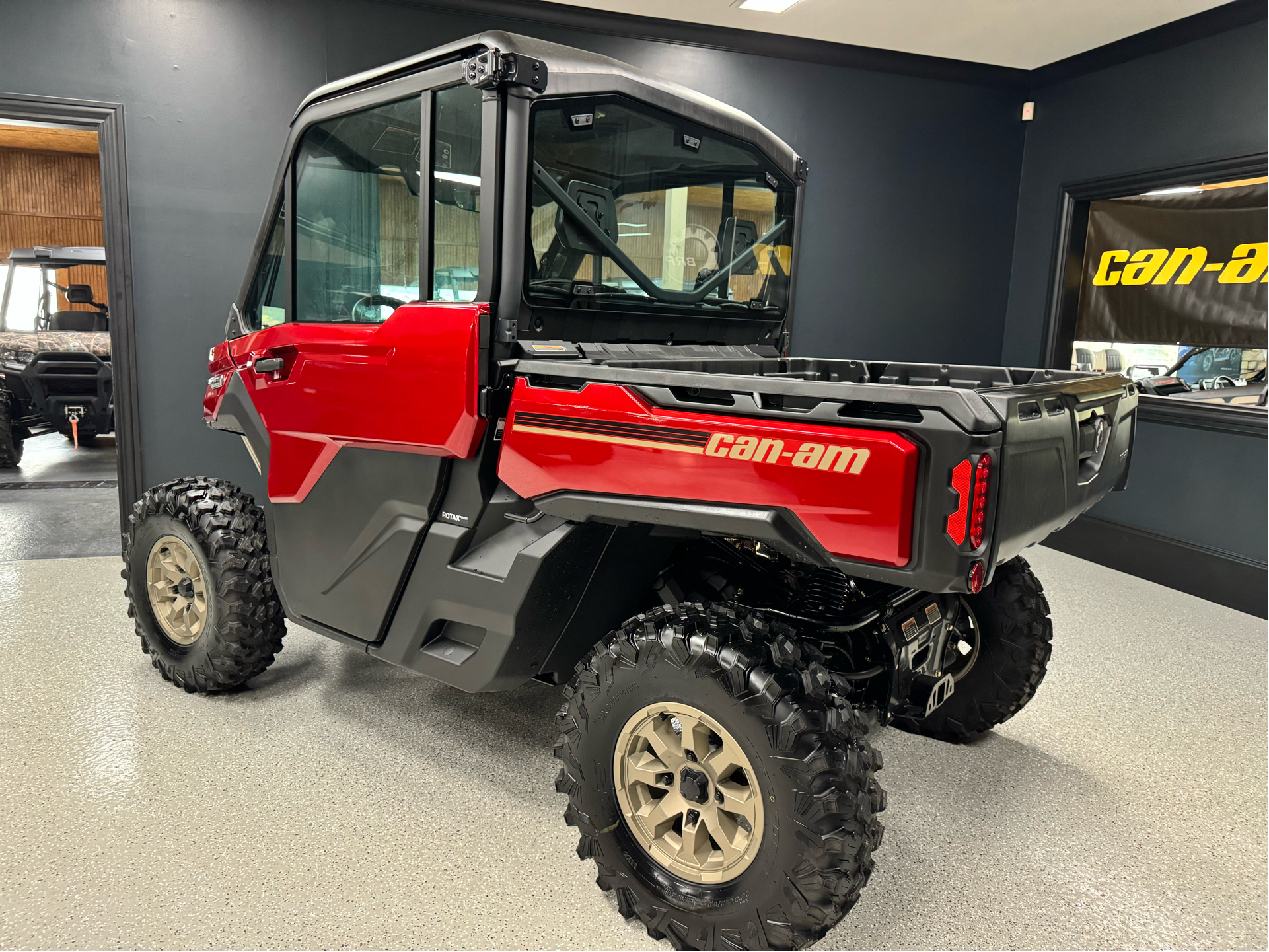 2024 Can-Am Defender Limited in Iron Station, North Carolina - Photo 3