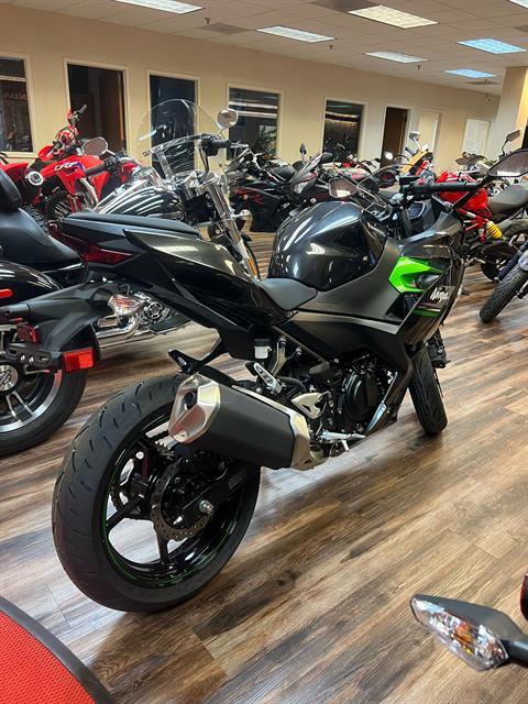 2023 Kawasaki Ninja 400 ABS in Statesville, North Carolina - Photo 2