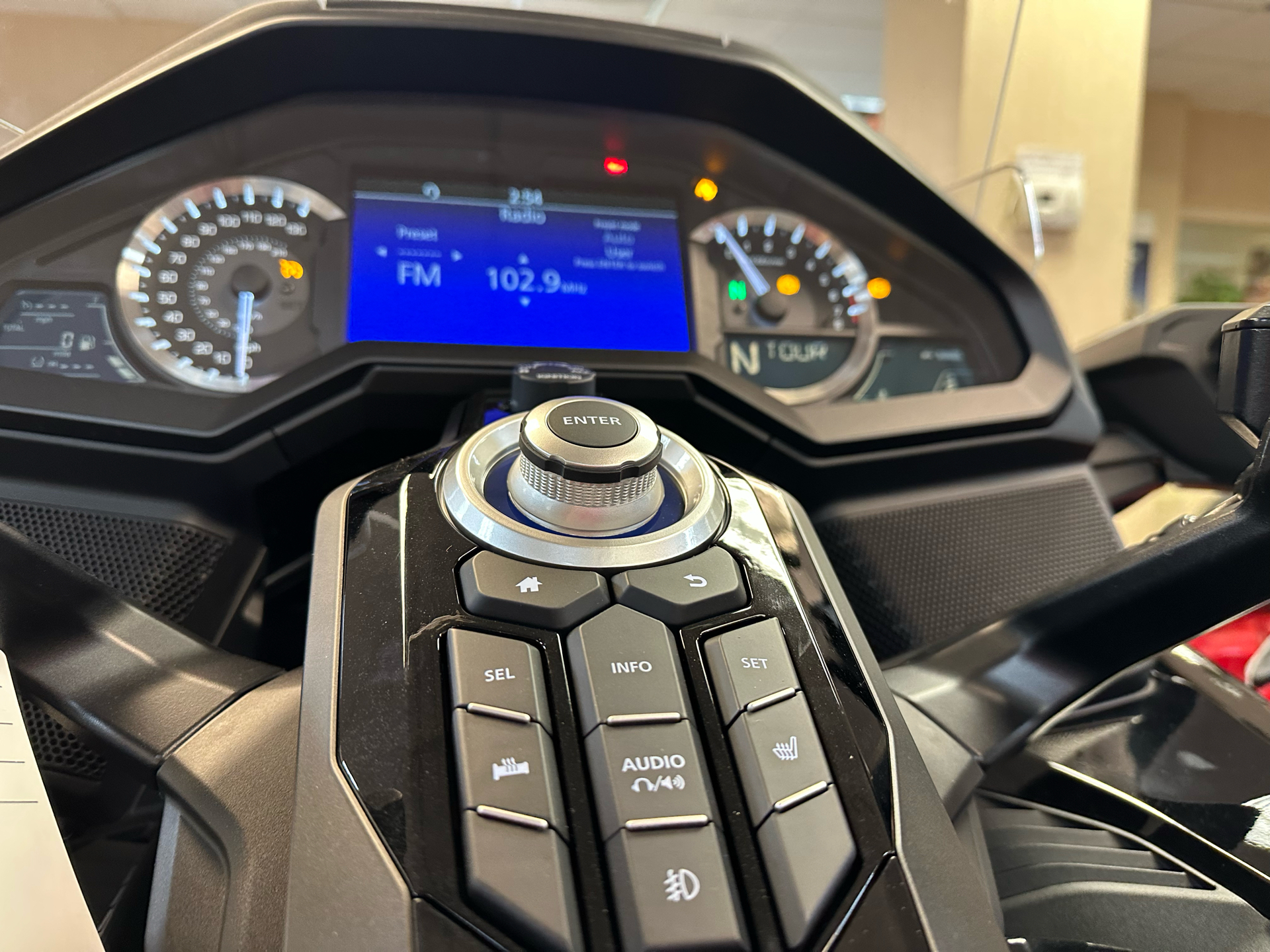 2023 Honda Gold Wing Tour Automatic DCT in Statesville, North Carolina - Photo 2