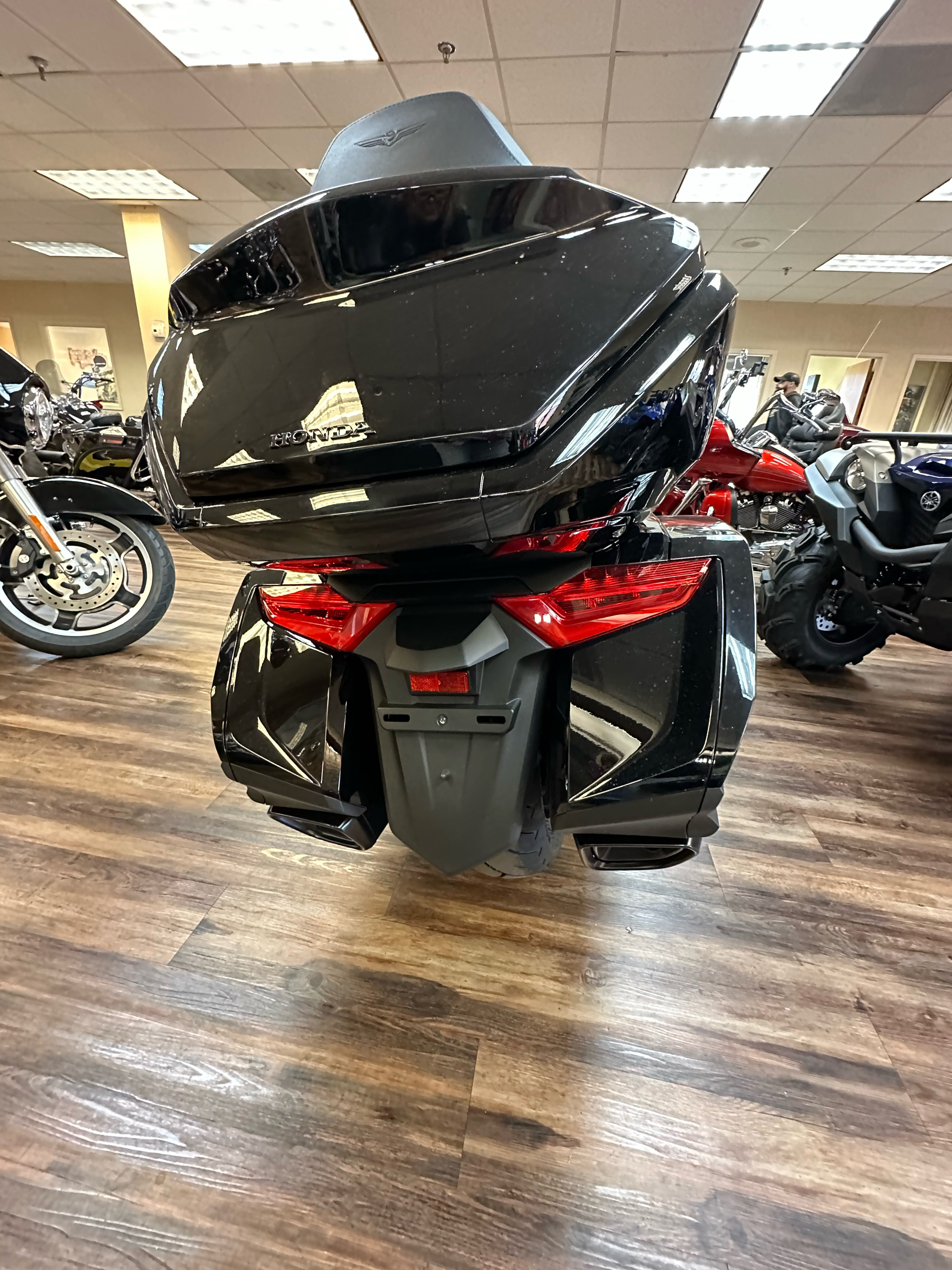 2023 Honda Gold Wing Tour Automatic DCT in Statesville, North Carolina - Photo 9