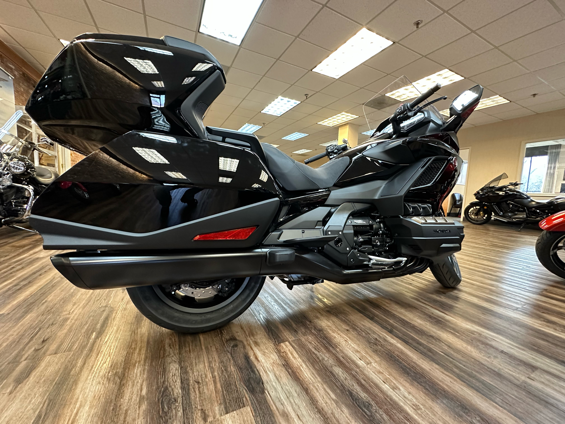 2023 Honda Gold Wing Tour Automatic DCT in Statesville, North Carolina - Photo 10