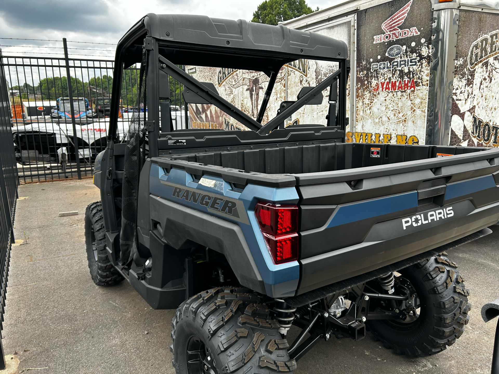 2025 Polaris Ranger XP 1000 Premium in Statesville, North Carolina - Photo 4