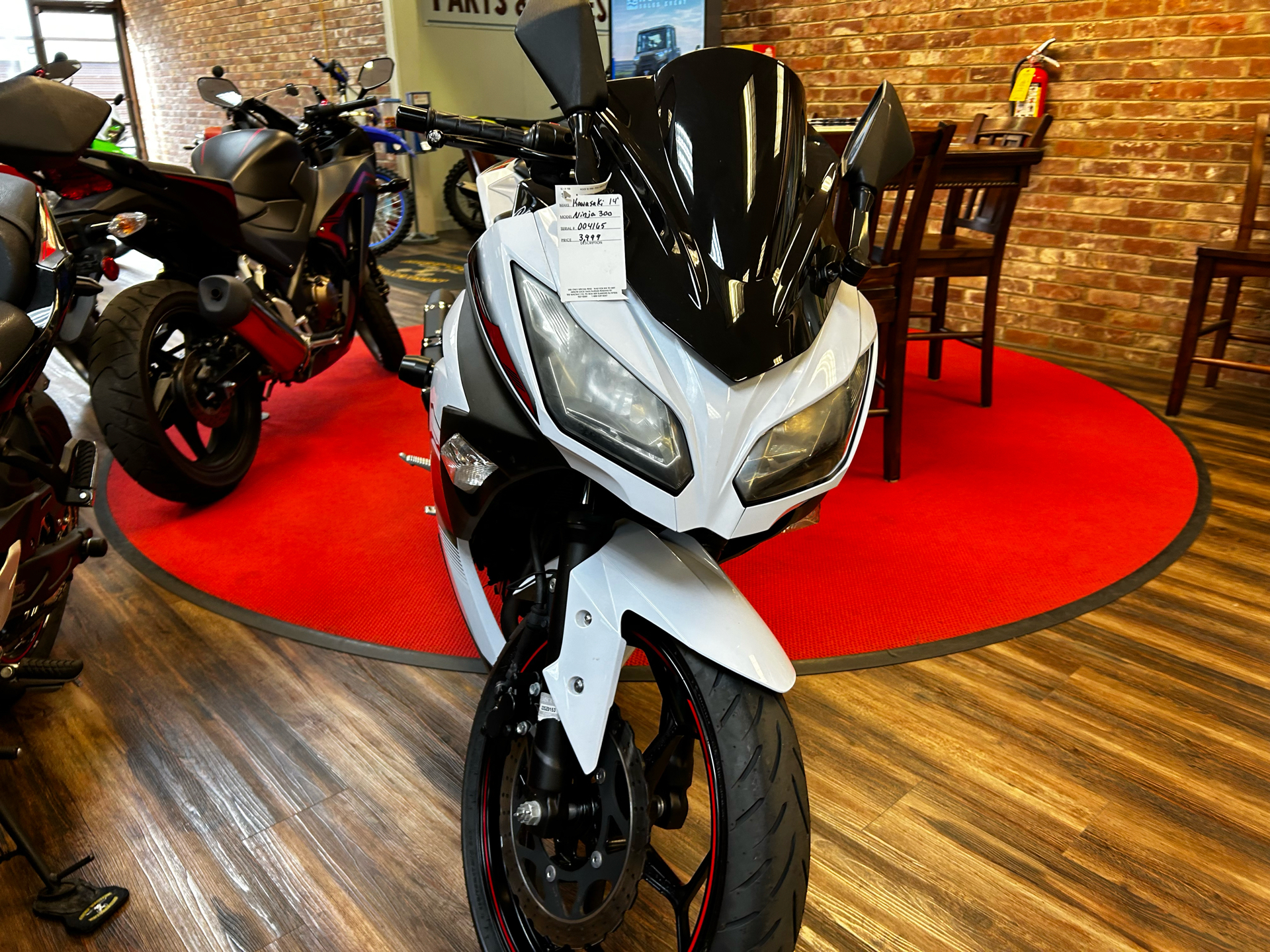 2014 Kawasaki Ninja® 300 SE in Statesville, North Carolina - Photo 3