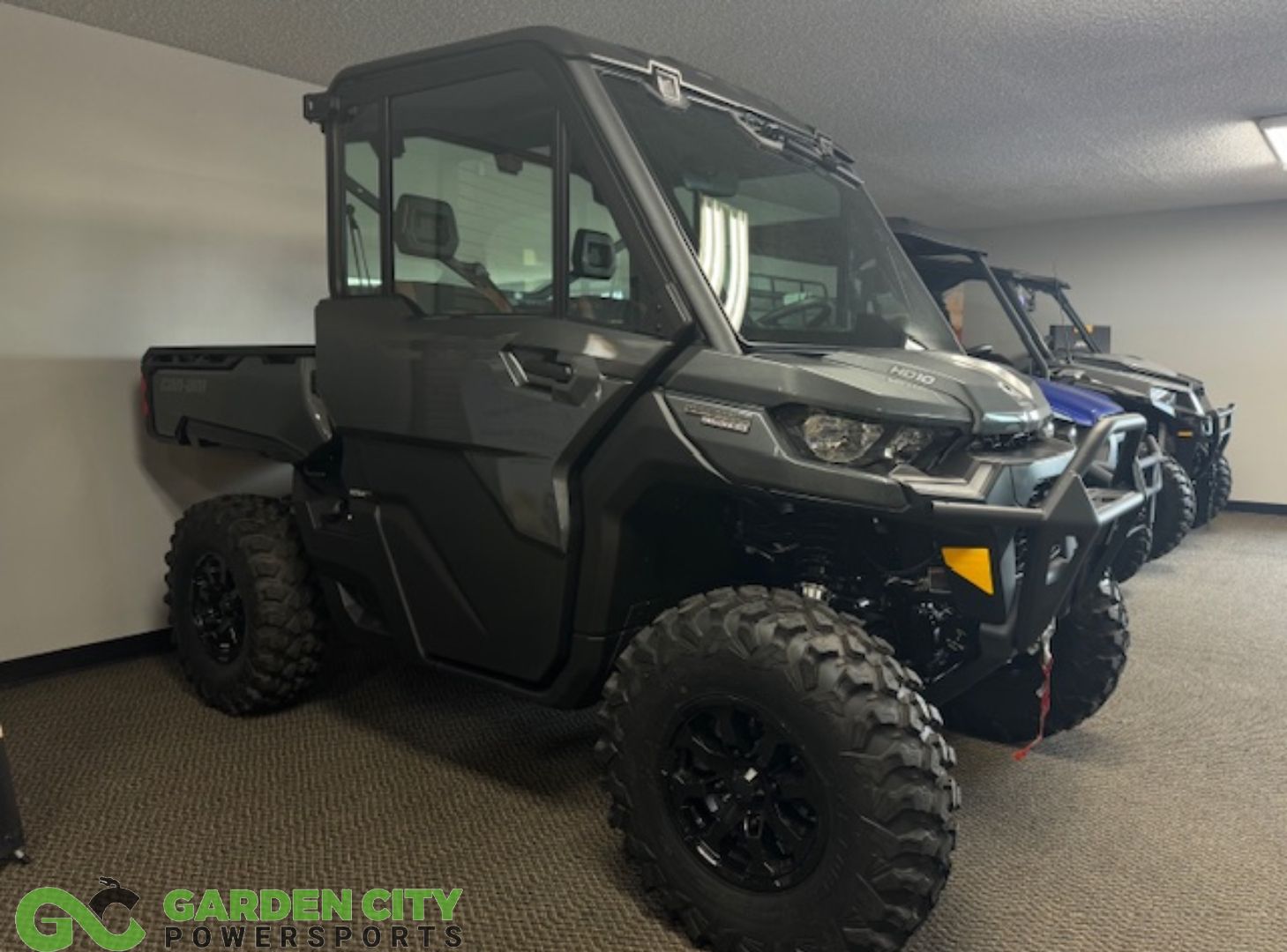 2024 Can-Am Defender Limited in Garden City, Kansas - Photo 1