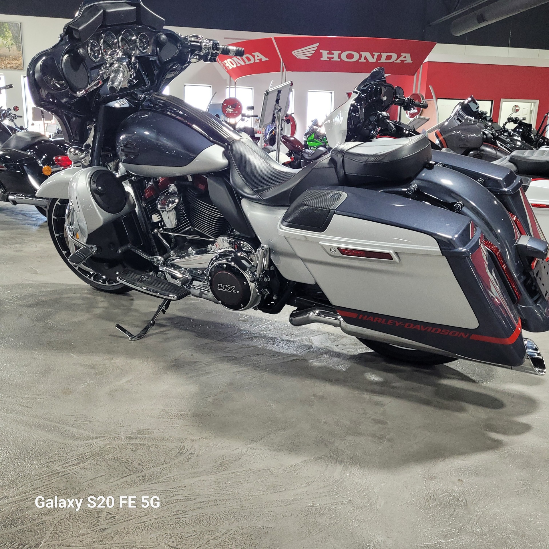 2019 Harley-Davidson CVO™ Street Glide® in Elizabethtown, Kentucky - Photo 4
