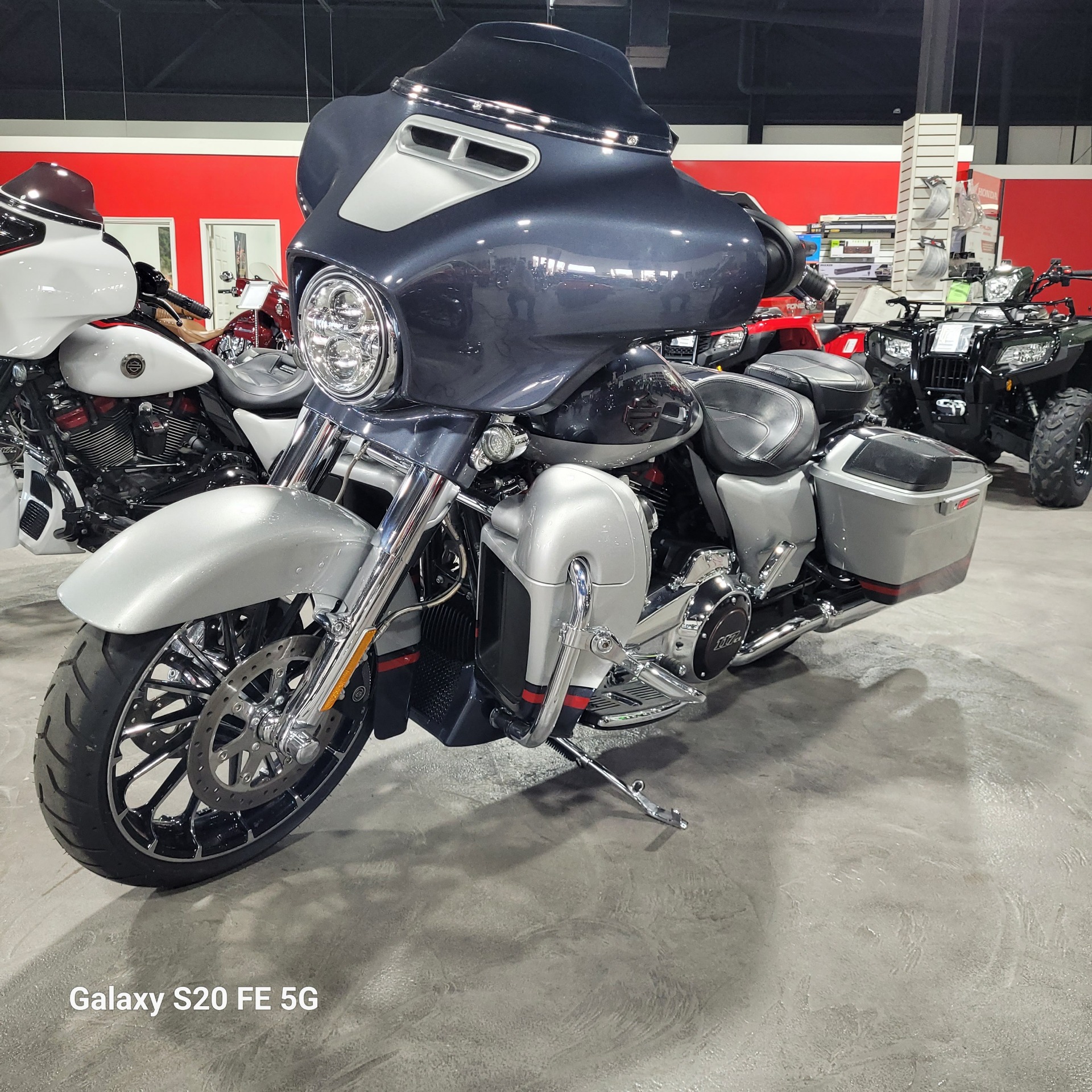 2019 Harley-Davidson CVO™ Street Glide® in Elizabethtown, Kentucky - Photo 5
