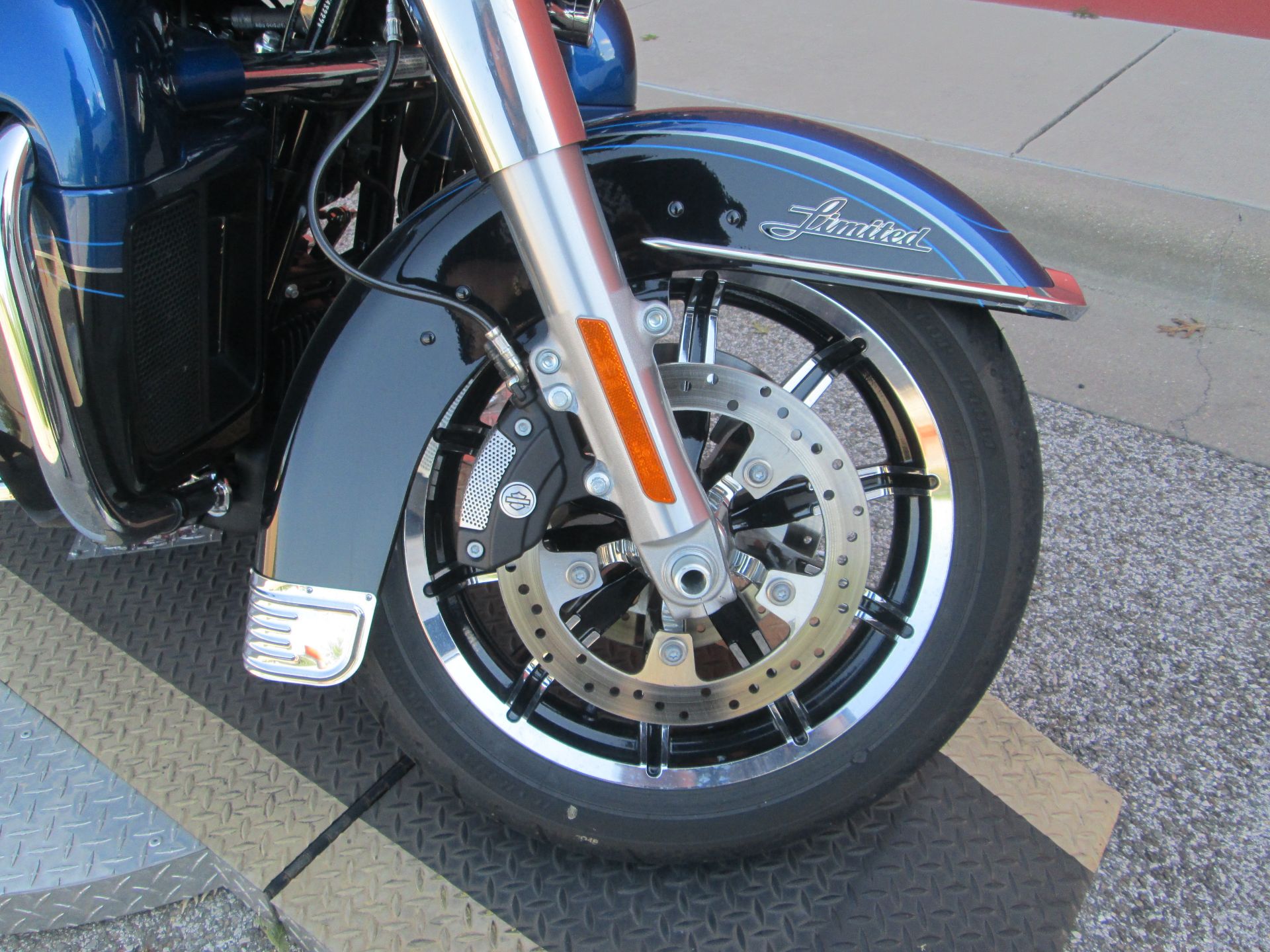 2018 Harley-Davidson 115th Anniversary Ultra Limited in Temple, Texas - Photo 5