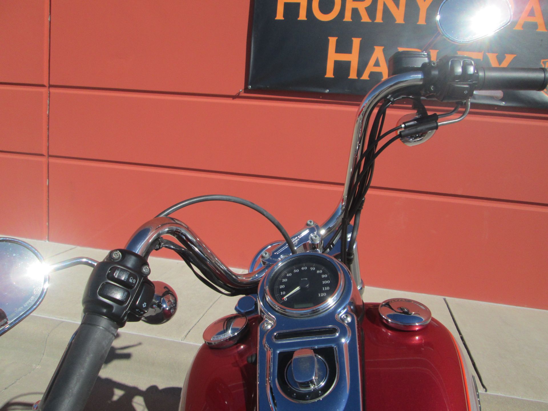 2005 Harley-Davidson FXDWG/FXDWGI Dyna Wide Glide® in Temple, Texas - Photo 13
