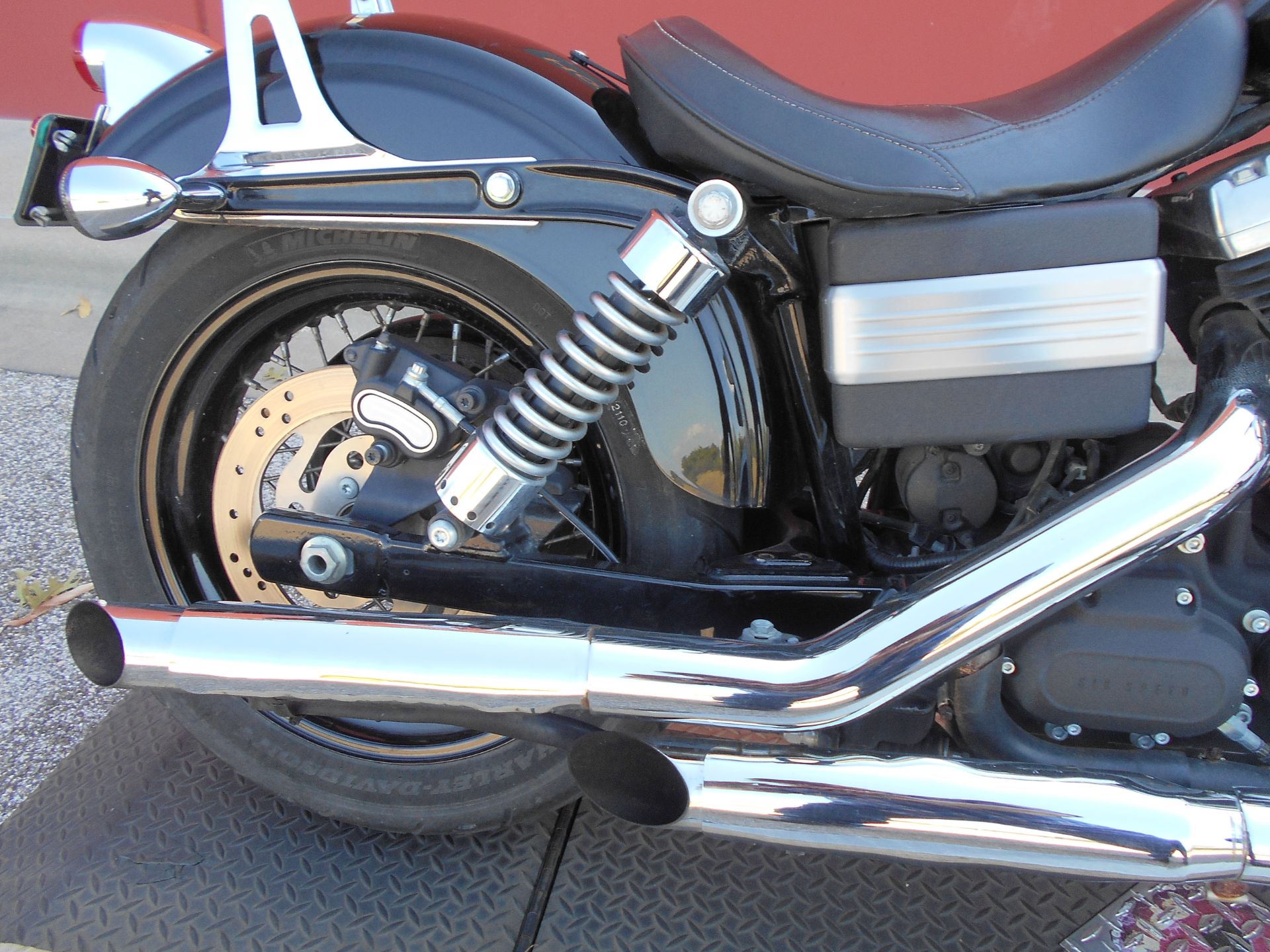 2011 Harley-Davidson Dyna® Street Bob® in Temple, Texas - Photo 7