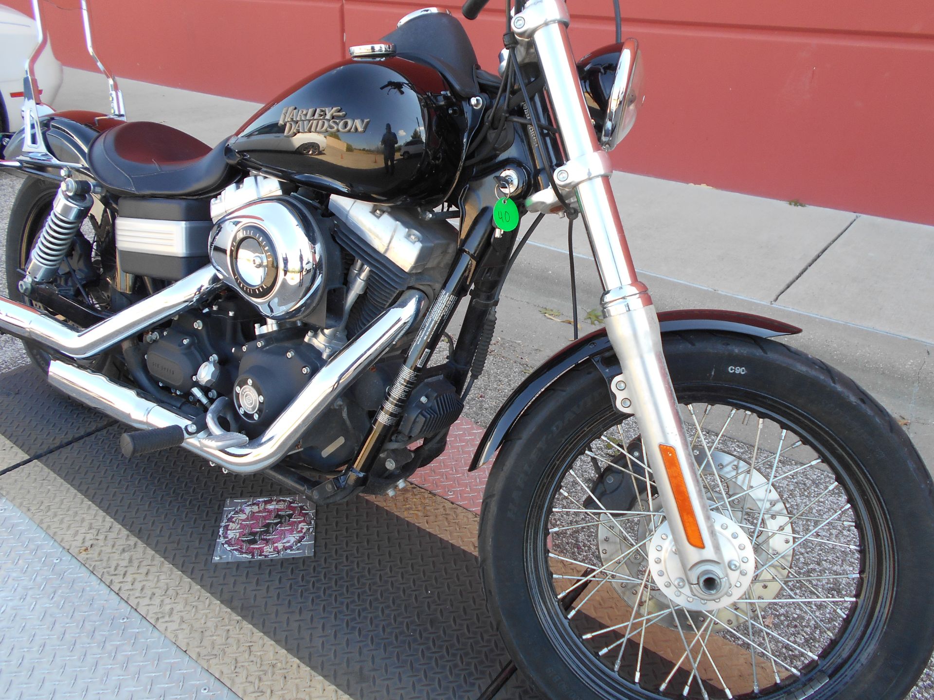 2011 Harley-Davidson Dyna® Street Bob® in Temple, Texas - Photo 4