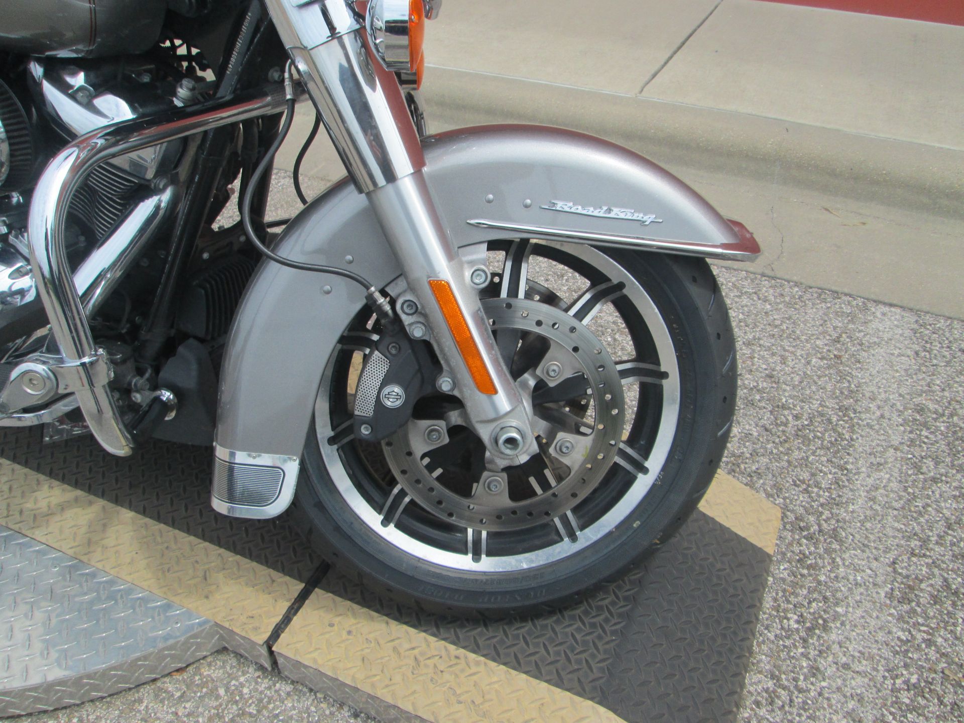 2017 Harley-Davidson Road King® in Temple, Texas - Photo 5