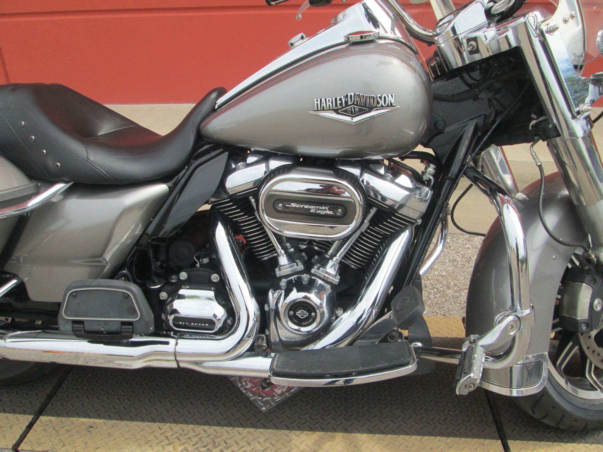 2017 Harley-Davidson Road King® in Temple, Texas - Photo 6