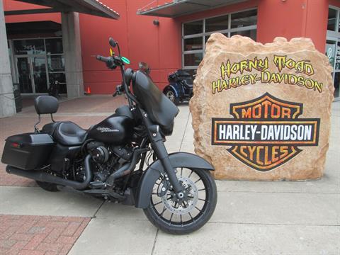 2017 Harley-Davidson Street Glide® Special in Temple, Texas - Photo 2