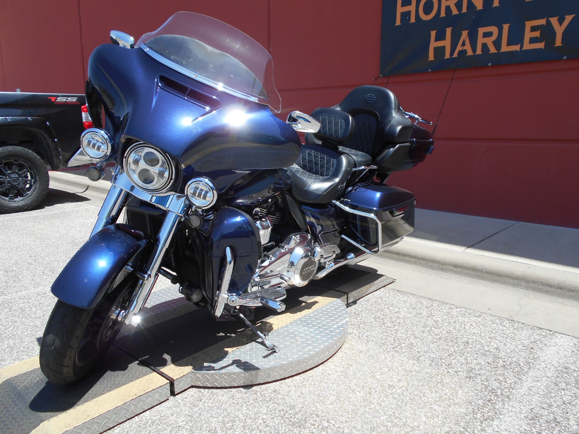 2018 Harley-Davidson 115th Anniversary CVO™ Limited in Temple, Texas - Photo 24