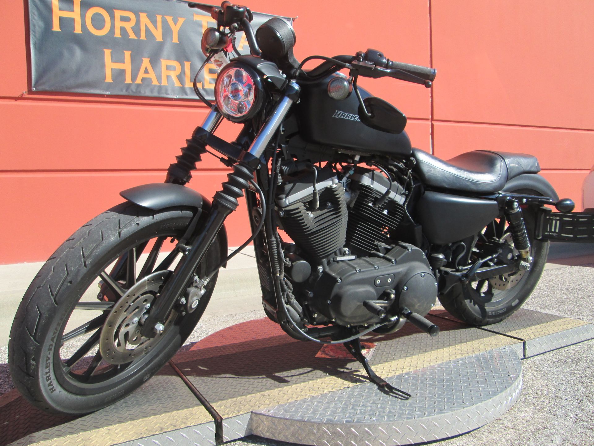2011 Harley-Davidson Sportster® Iron 883™ in Temple, Texas - Photo 15
