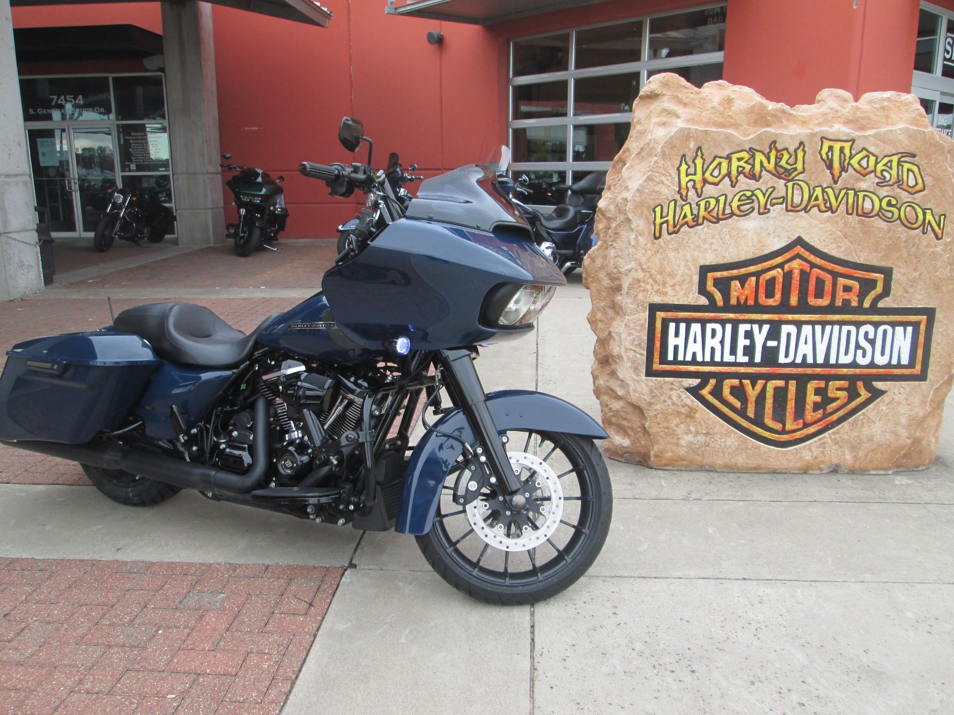 2019 Harley-Davidson Road Glide® Special in Temple, Texas - Photo 2