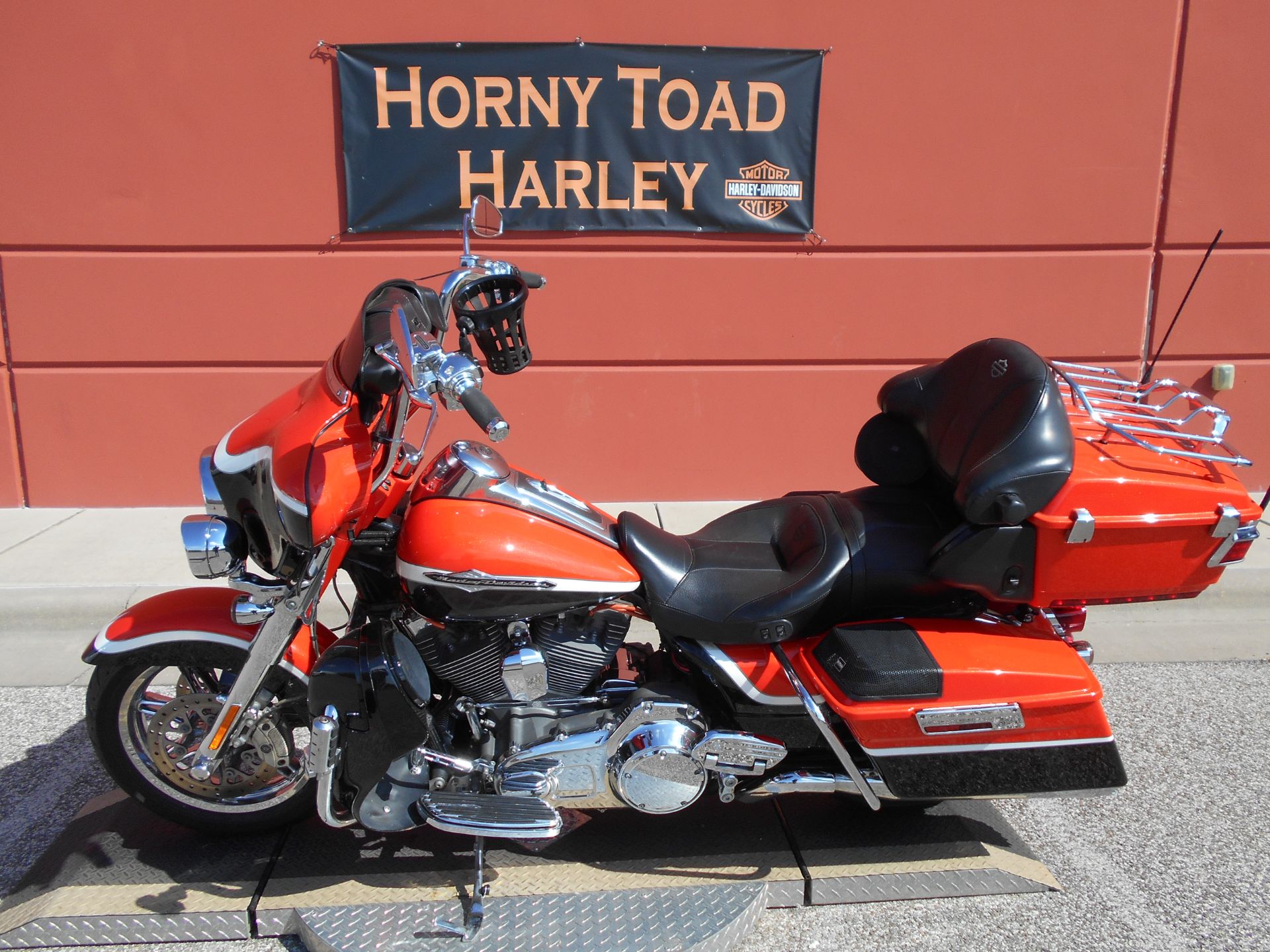 2012 Harley-Davidson CVO™ Ultra Classic® Electra Glide® in Temple, Texas - Photo 8