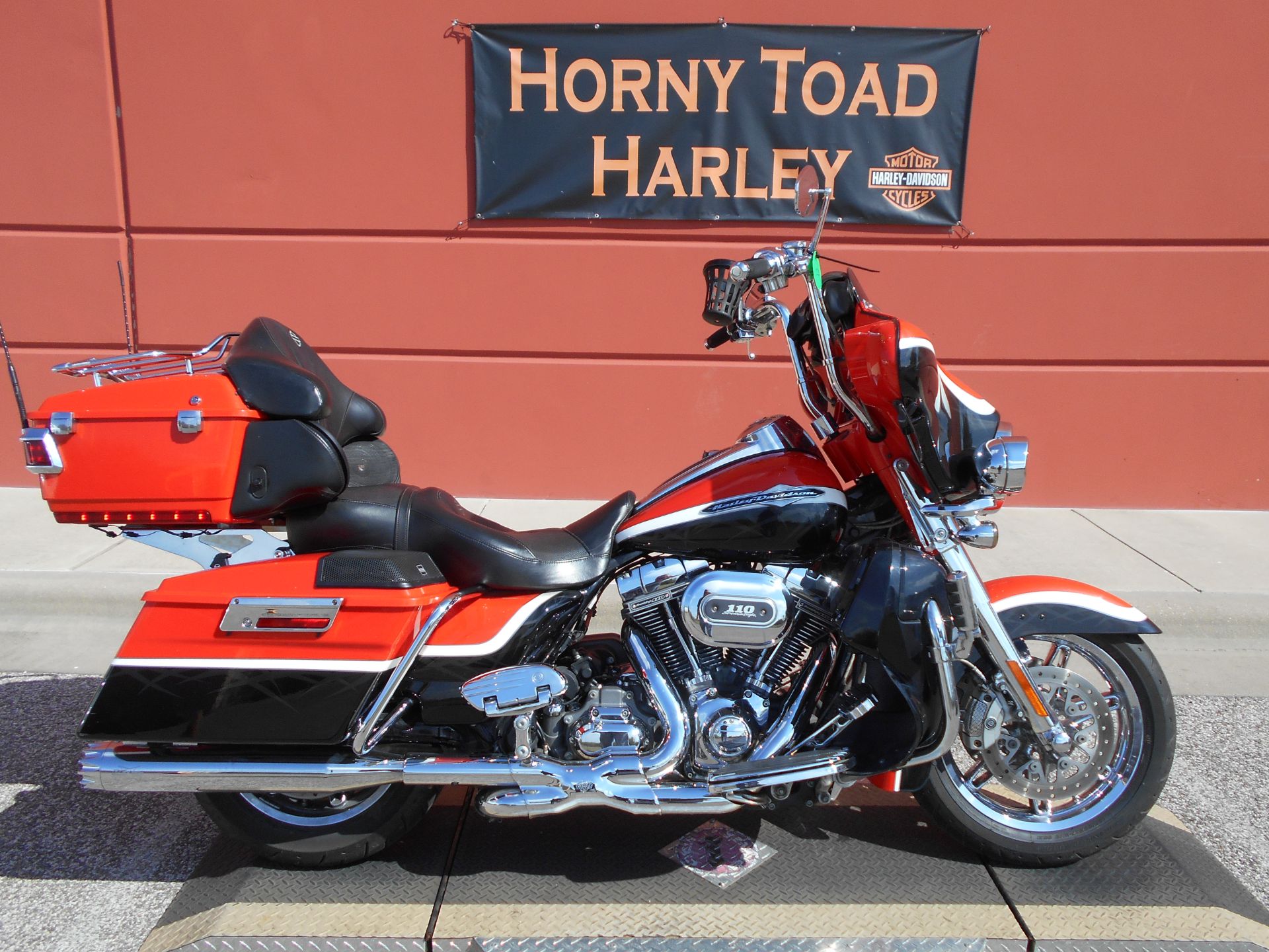 2012 Harley-Davidson CVO™ Ultra Classic® Electra Glide® in Temple, Texas - Photo 3