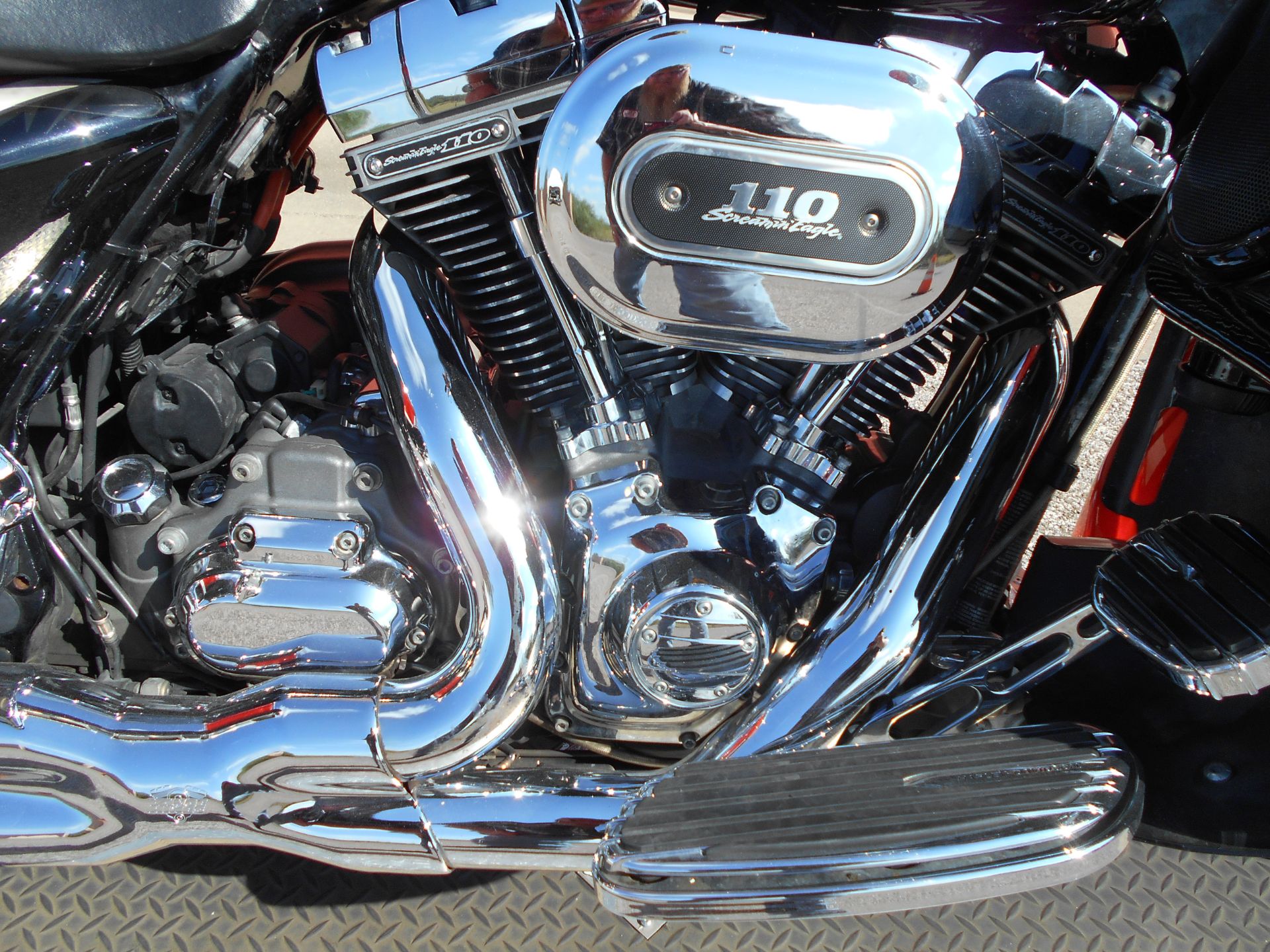 2012 Harley-Davidson CVO™ Ultra Classic® Electra Glide® in Temple, Texas - Photo 5