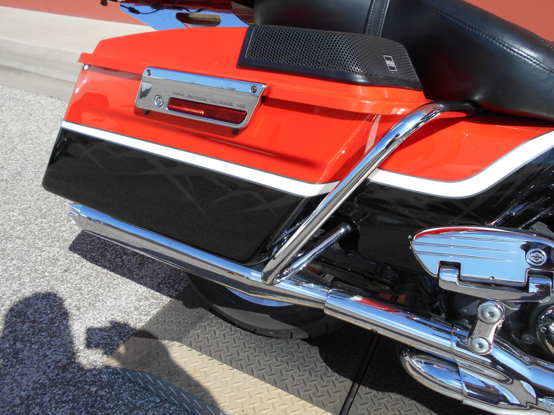 2012 Harley-Davidson CVO™ Ultra Classic® Electra Glide® in Temple, Texas - Photo 6