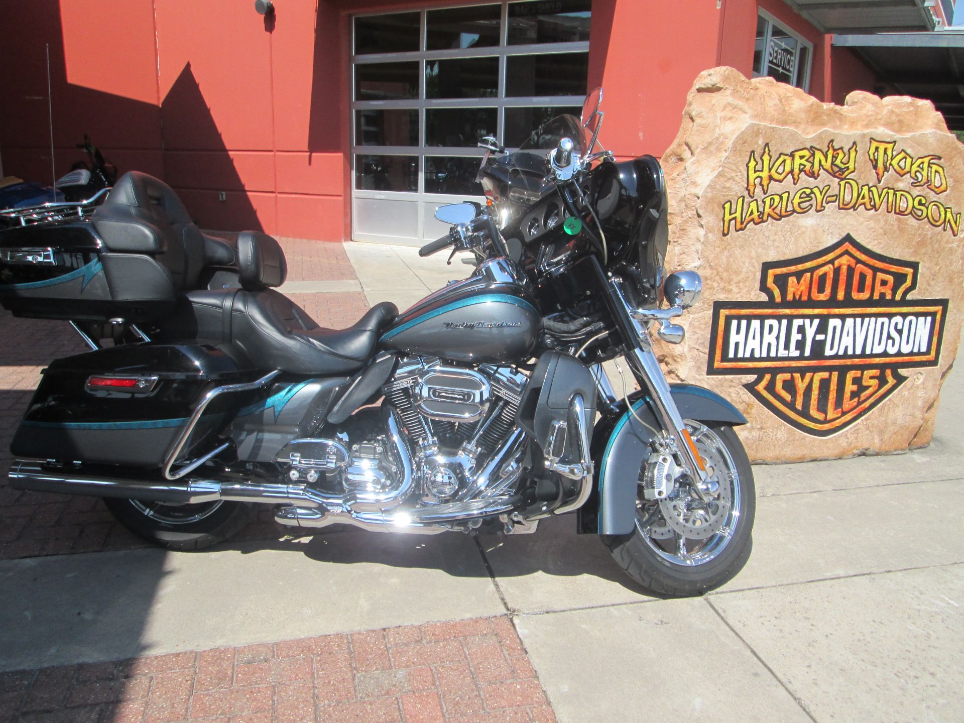 2015 Harley-Davidson CVO™ Limited in Temple, Texas - Photo 1