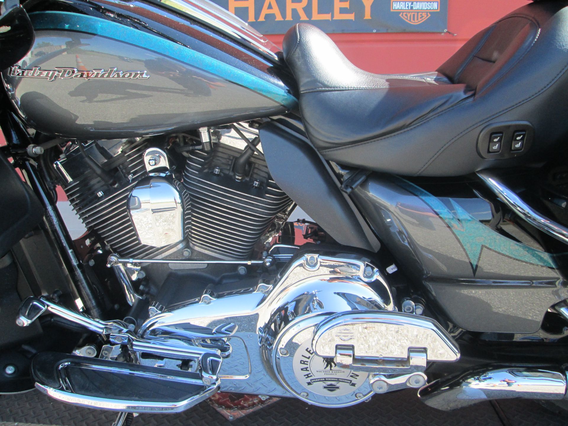 2015 Harley-Davidson CVO™ Limited in Temple, Texas - Photo 14