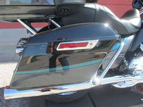 2015 Harley-Davidson CVO™ Limited in Temple, Texas - Photo 8